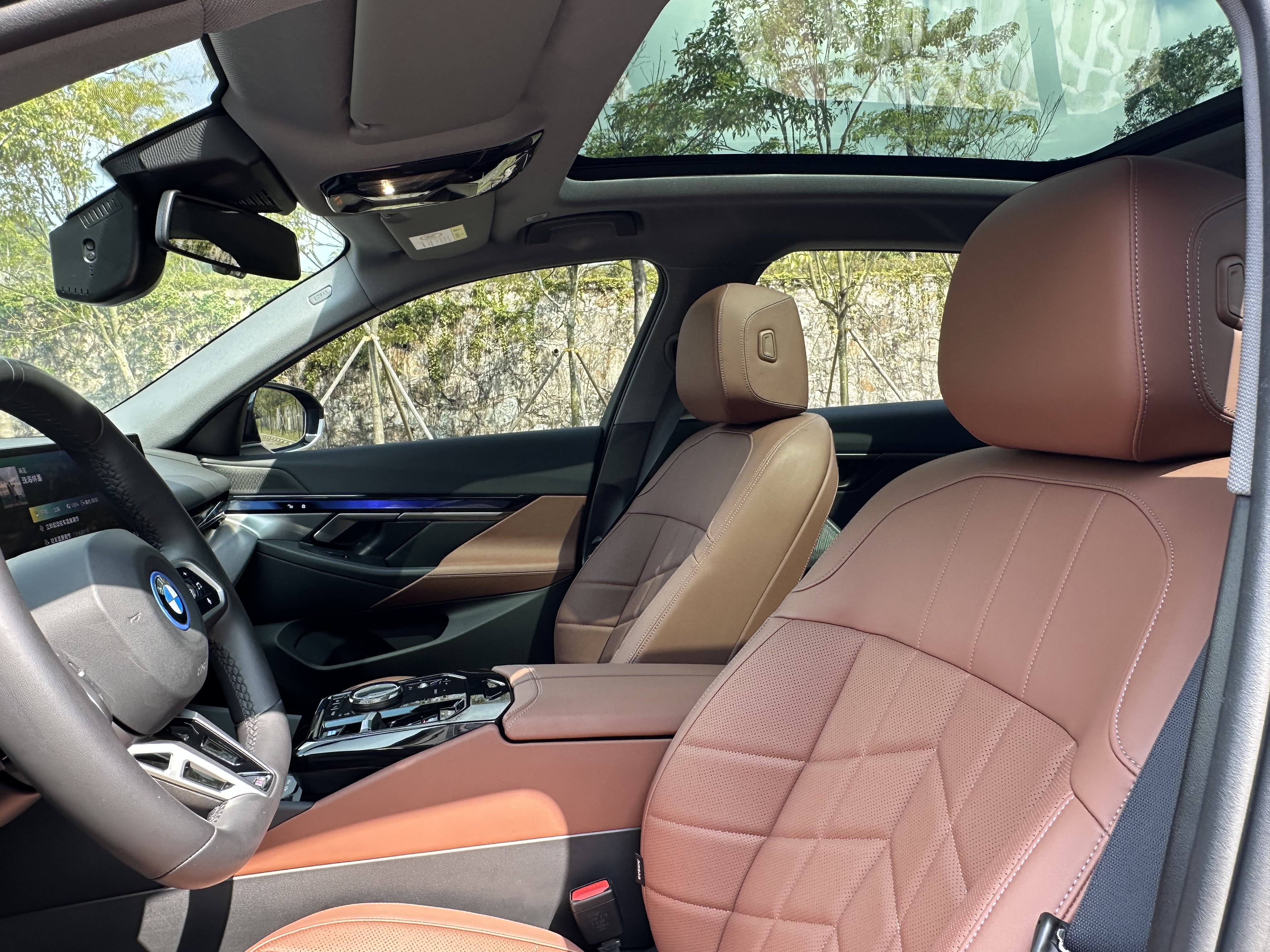 BMW i5 M60 2024 #22 BMW i5 M60 2024 car image #22