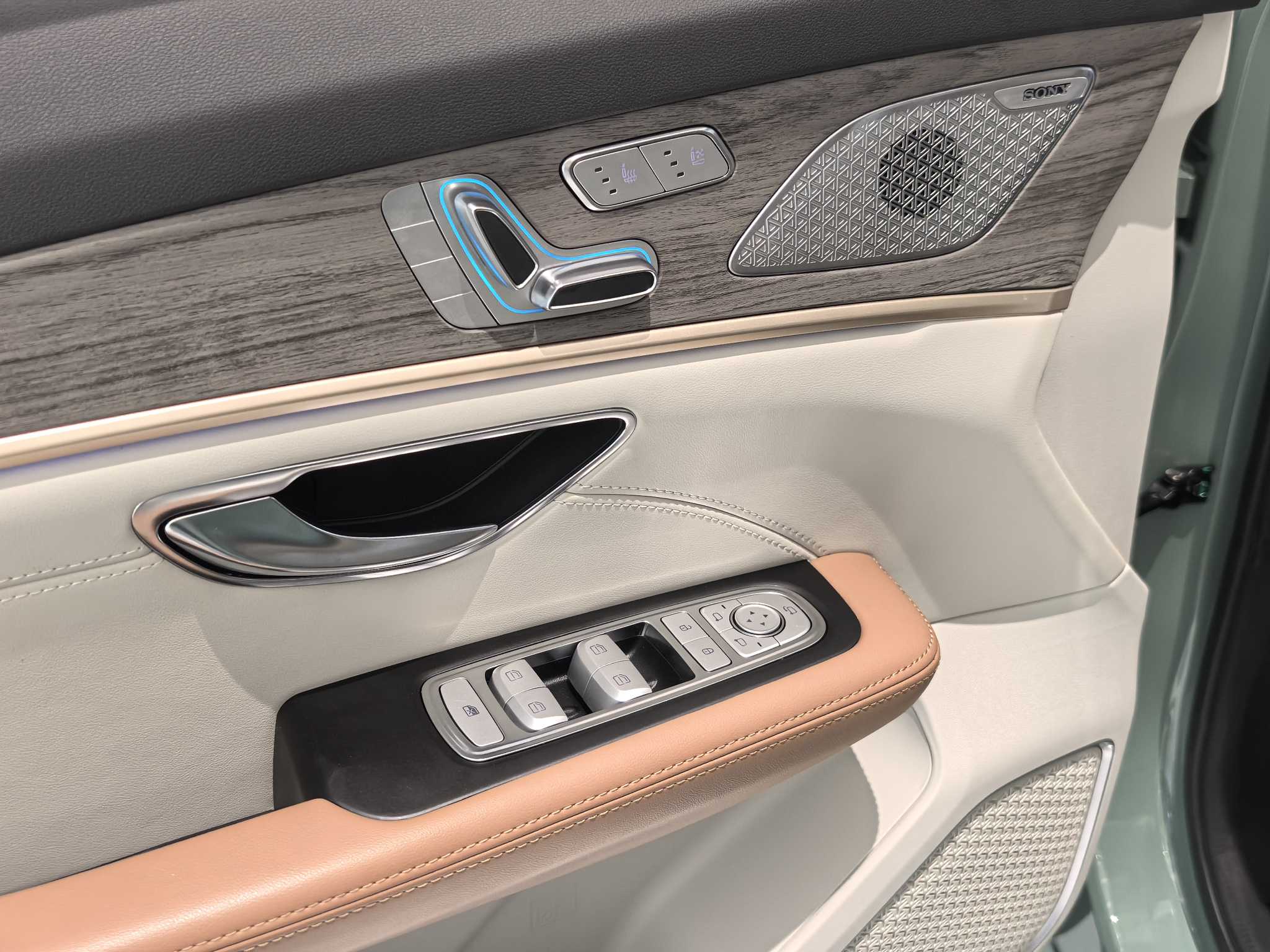 Jetour X70 C-DM 2024 immagine di auto #22