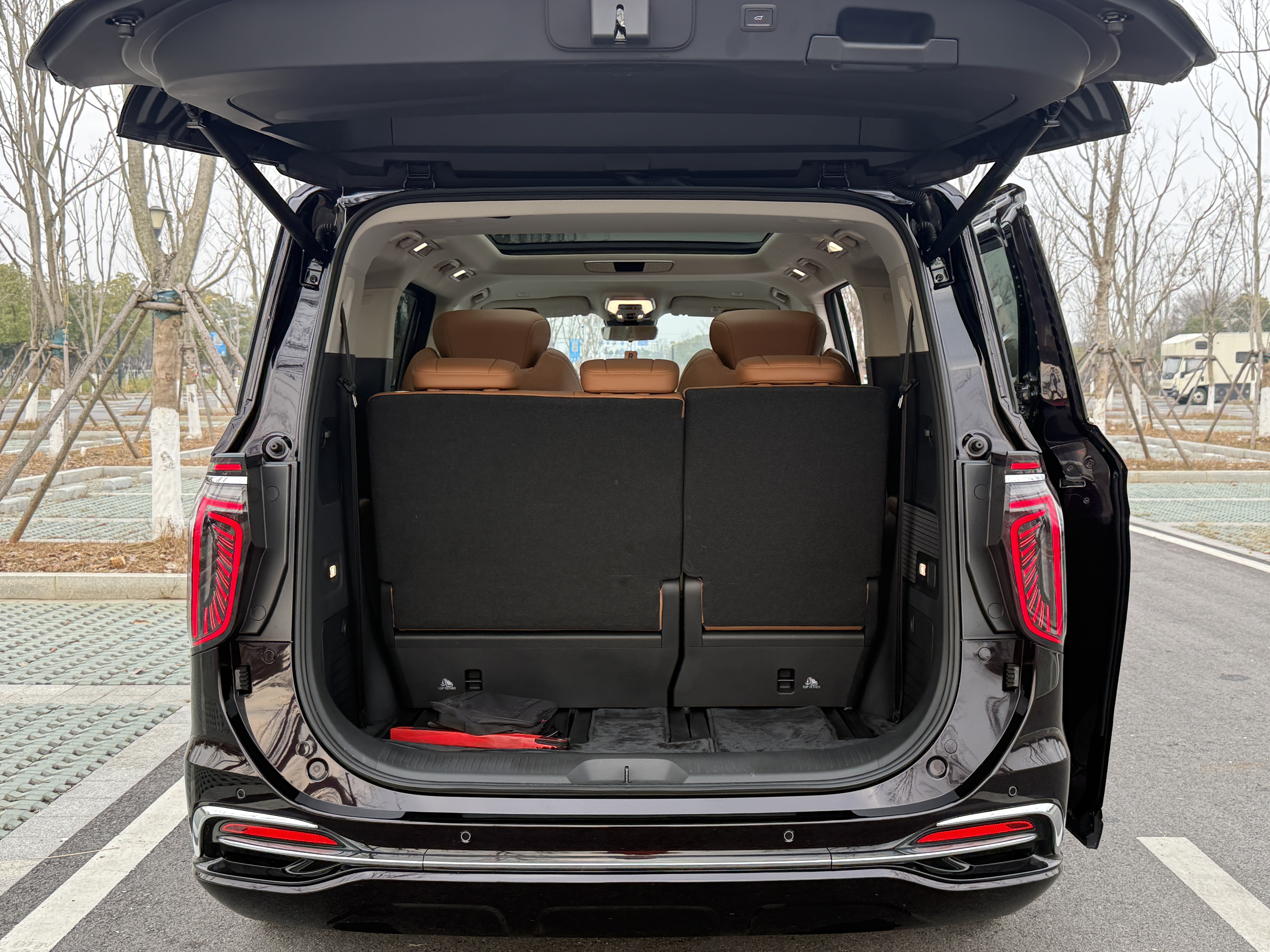 HongQi HQ9 PHEV 2024 #22 HongQi HQ9 PHEV 2024 car image #22