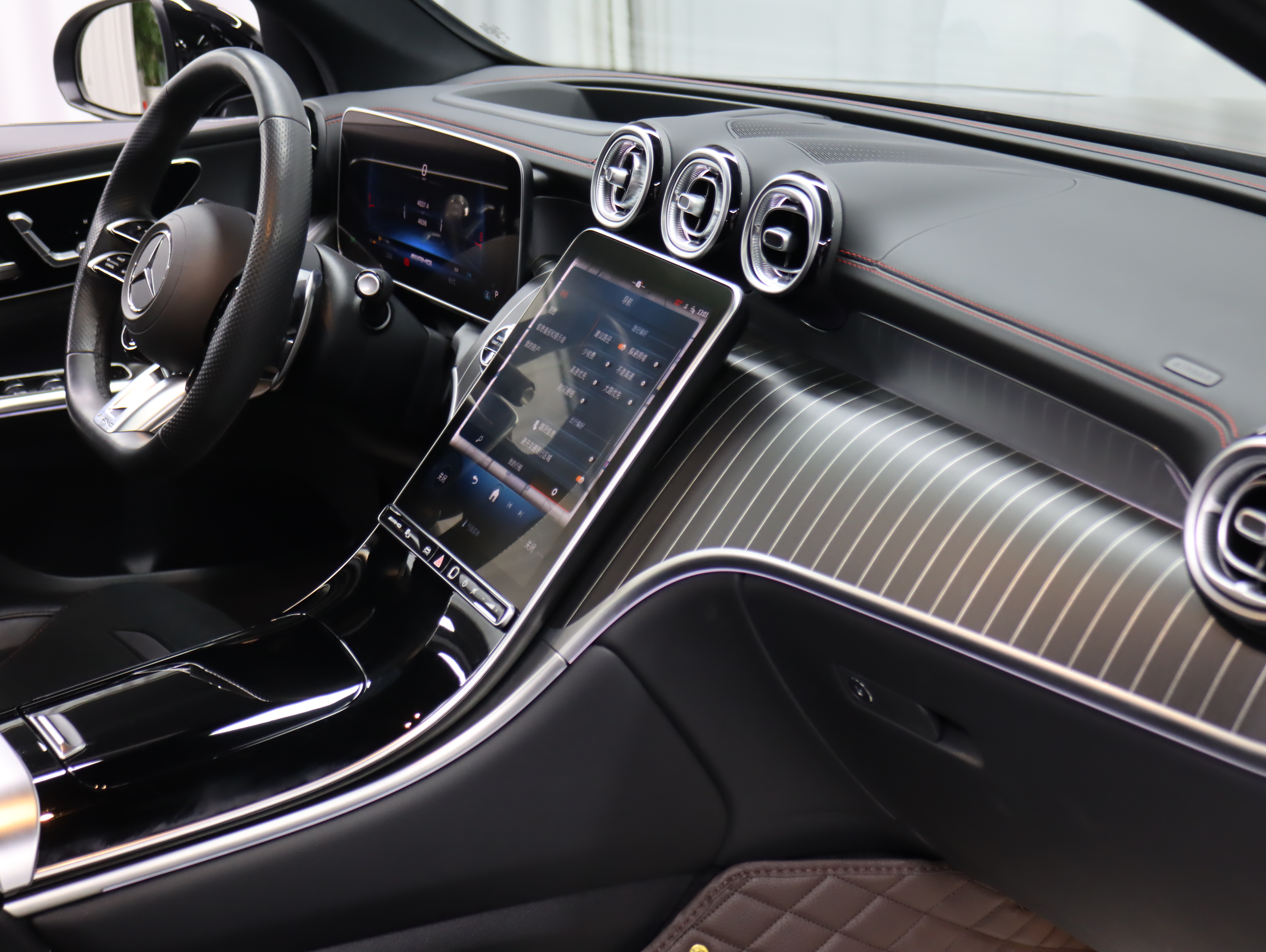 Mercedes-Benz GLC AMG 2025 #22 Mercedes-Benz GLC AMG 2025 car image #22