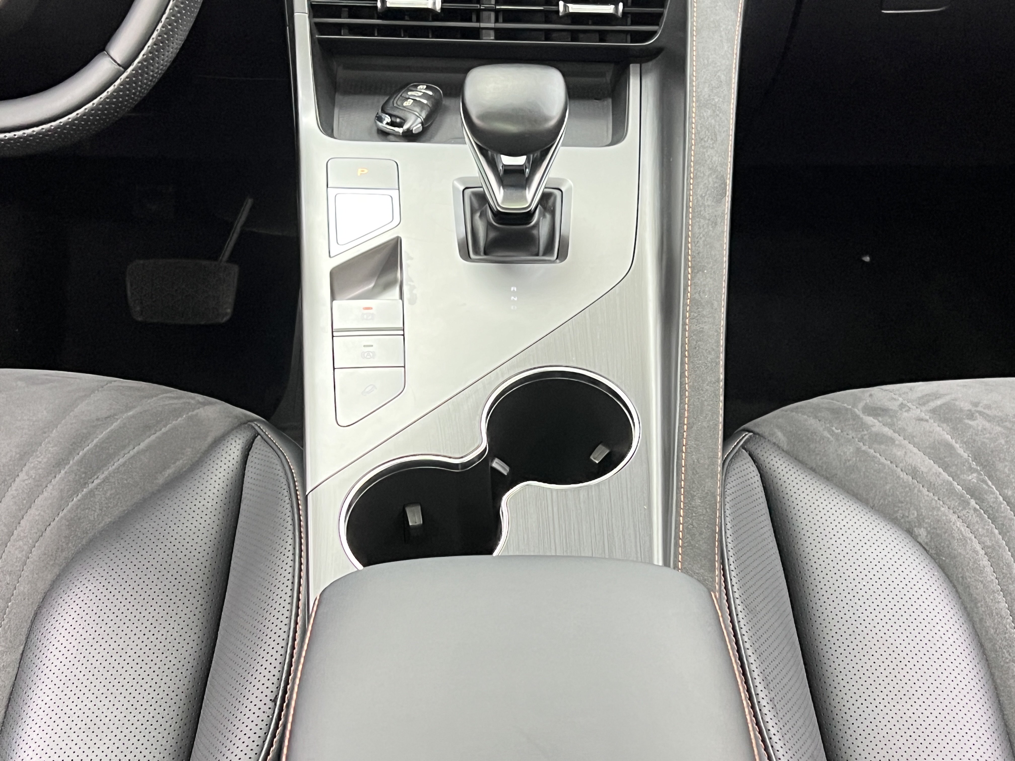 Roewe D5X DMH 2024 car image #22