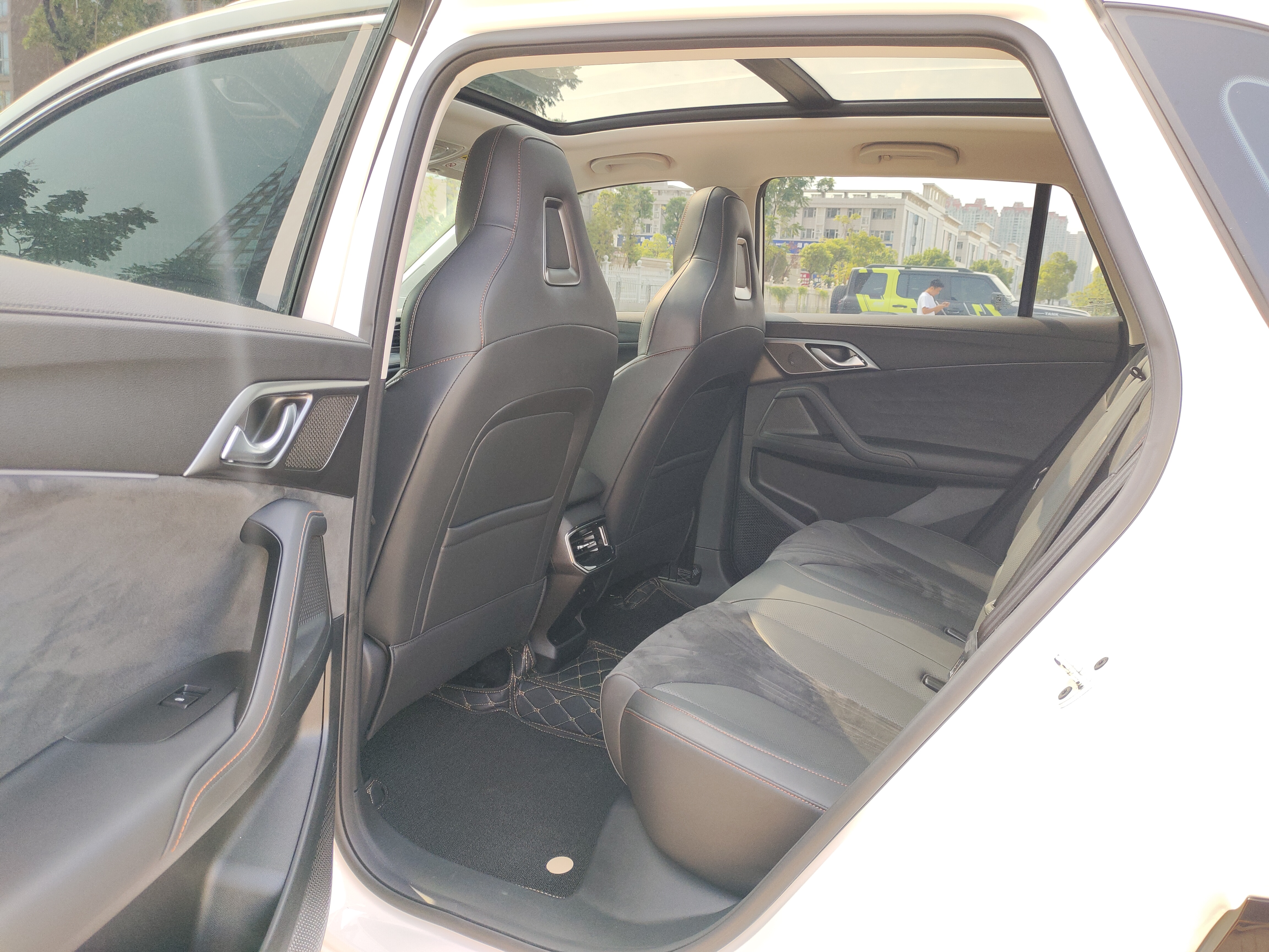 Roewe D5X DMH 2024 car image #22