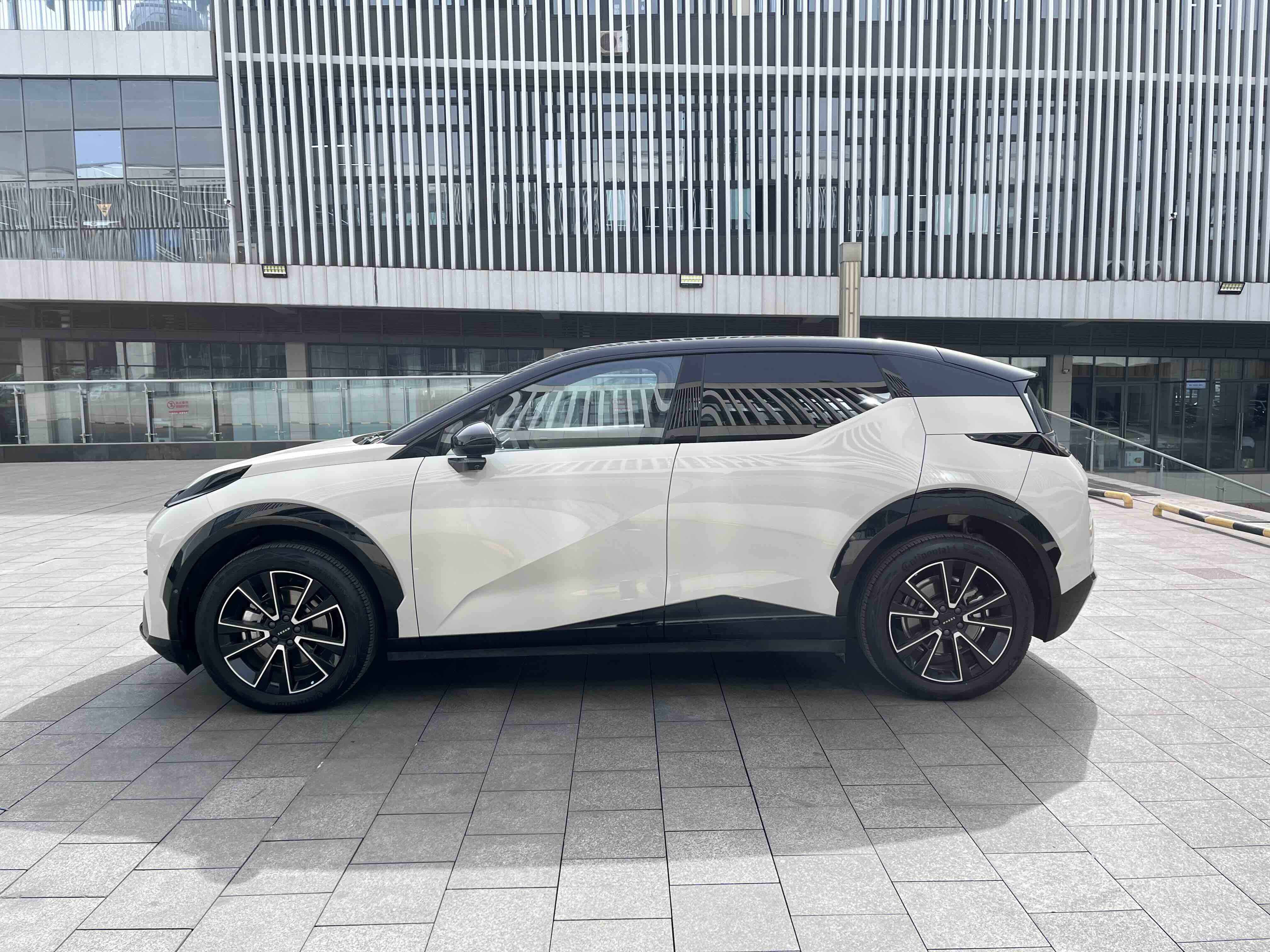 极氪 极氪X 2024 汽车图片 #22