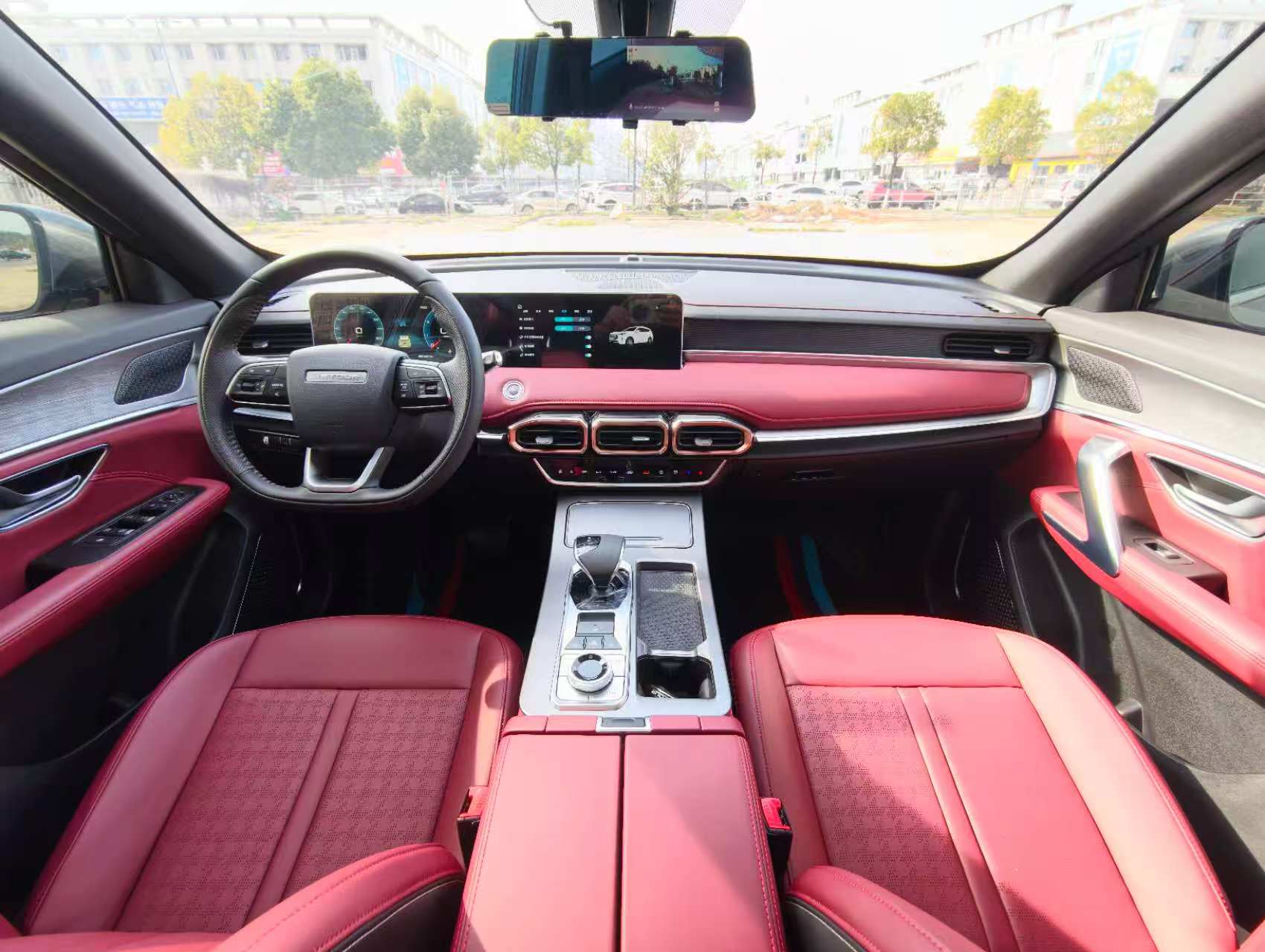 X70 PLUS 2025 car image #22