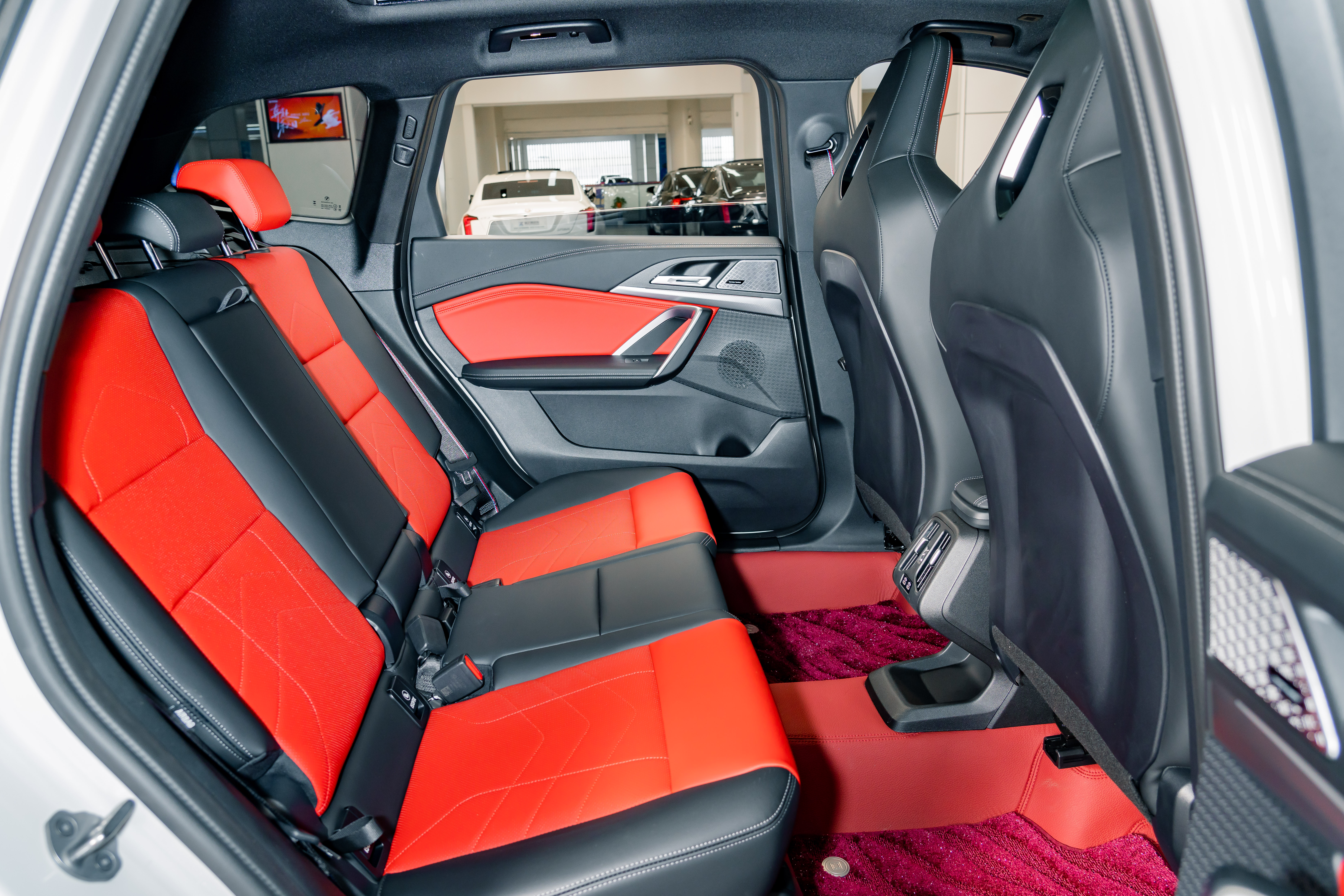 BMW X1 M35Li 2025 #22 BMW X1 M35Li 2025 car image #22