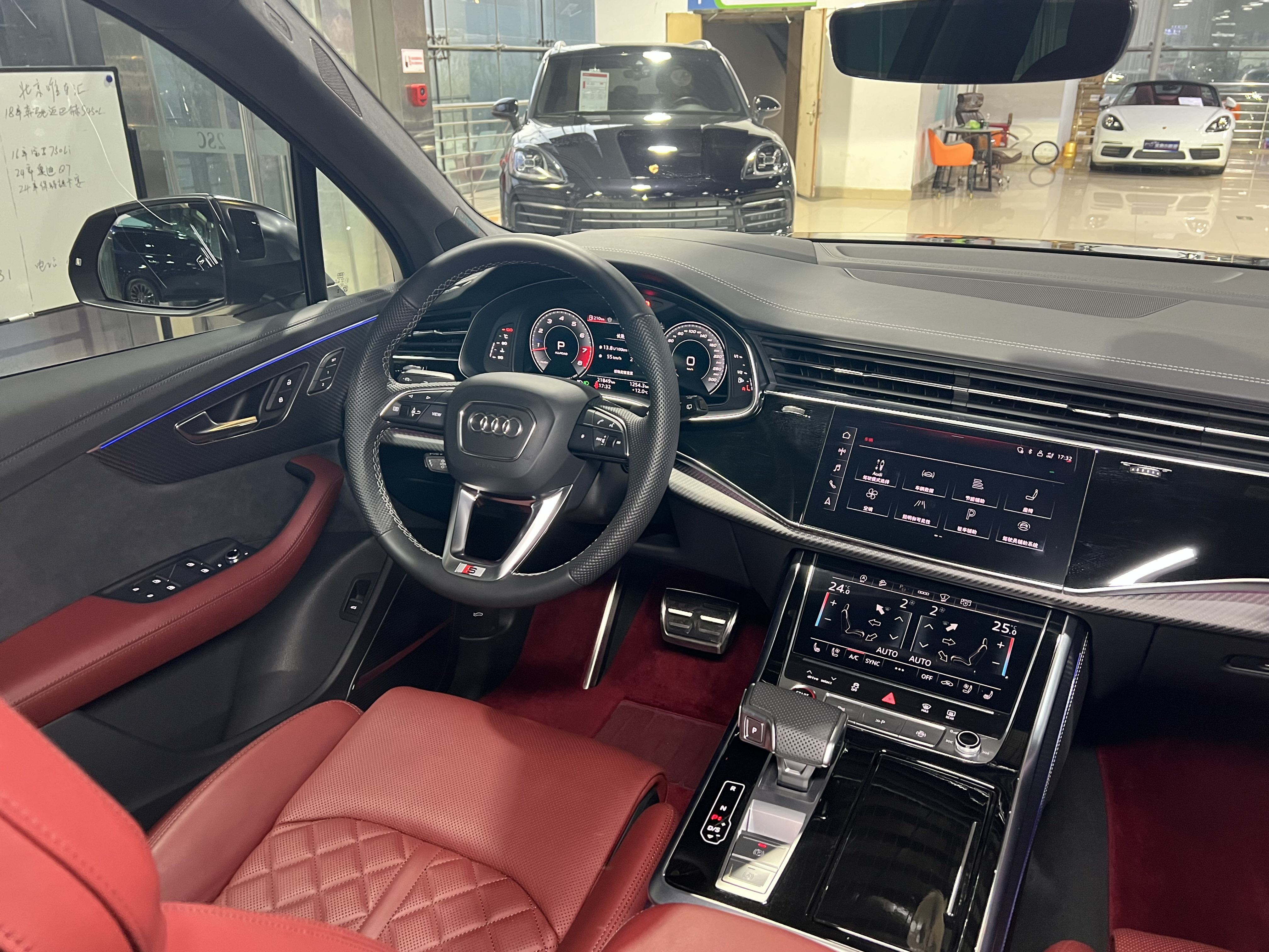 Audi SQ7 2024 #22 Audi SQ7 2024 car image #22