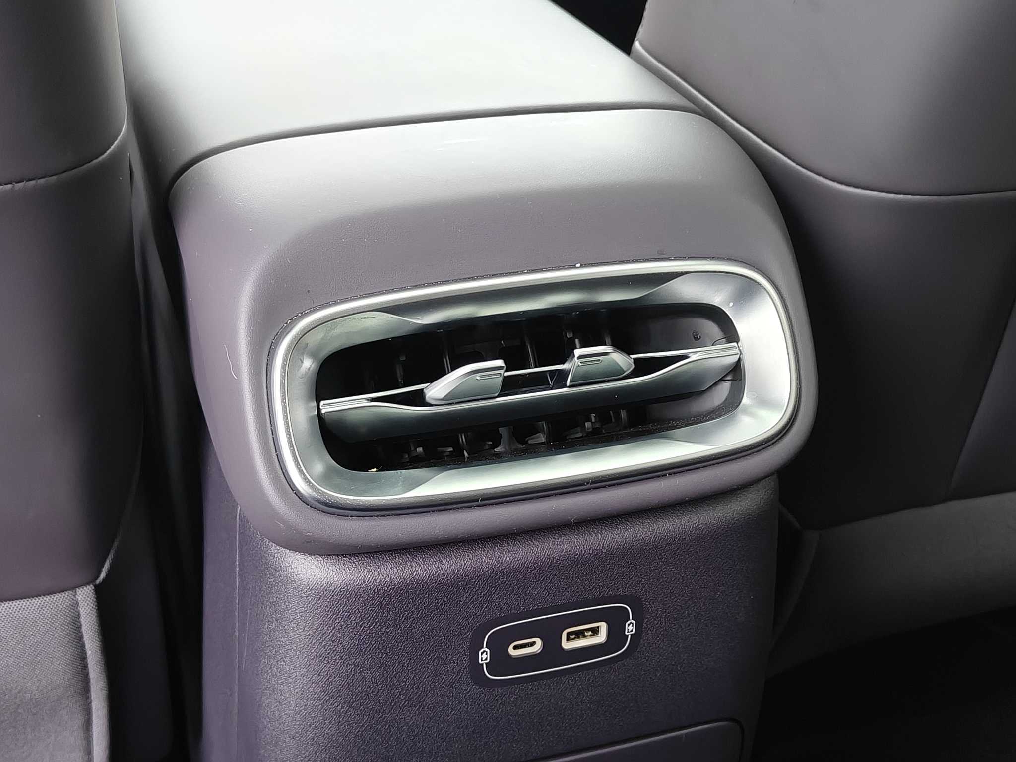 零跑汽车 零跑B10 2025 汽车图片 #22