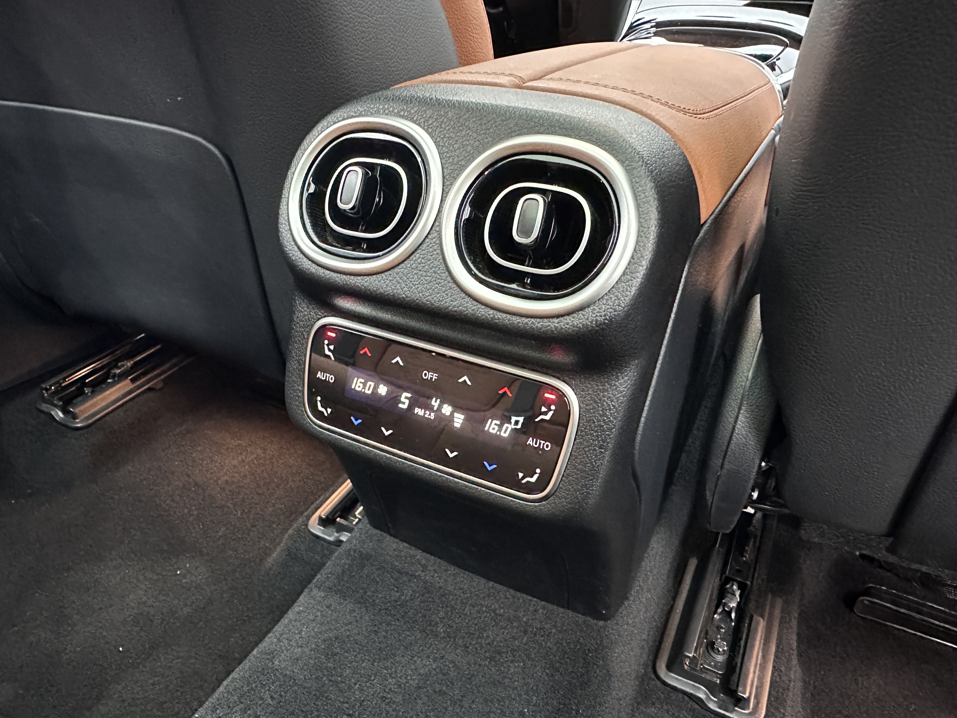 Mercedes-Benz GLC Class 2025 immagine di auto #22