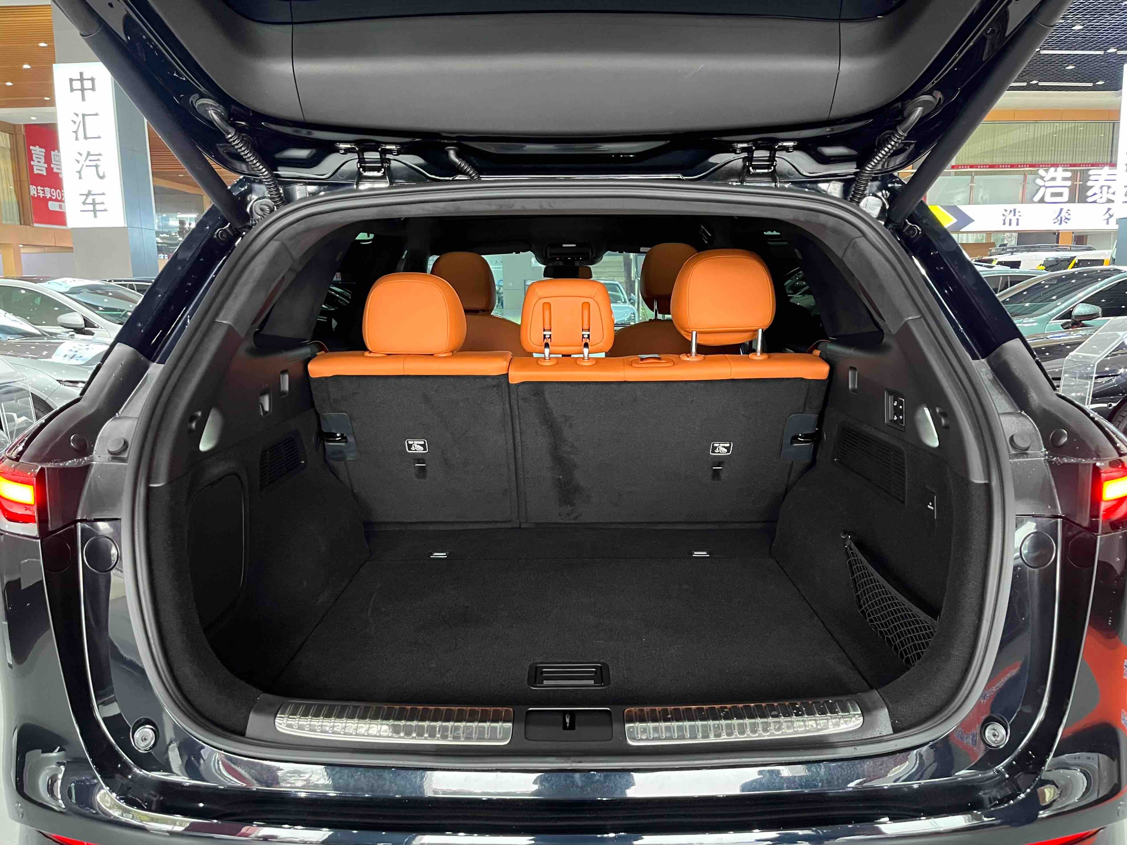 Xpeng G9 2025 صورة سيارة #22