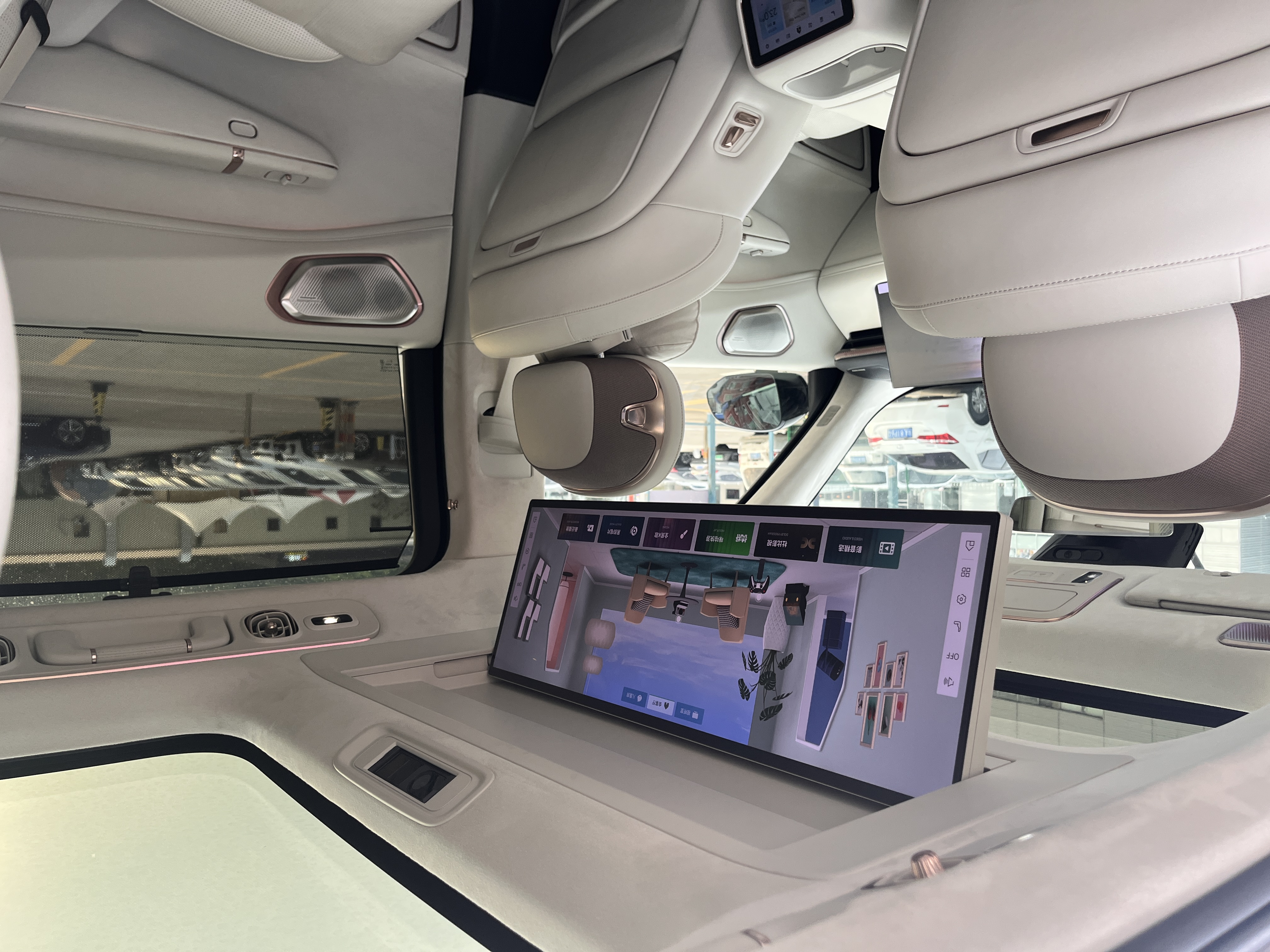 Lynk & Co 900 2025 car image #22