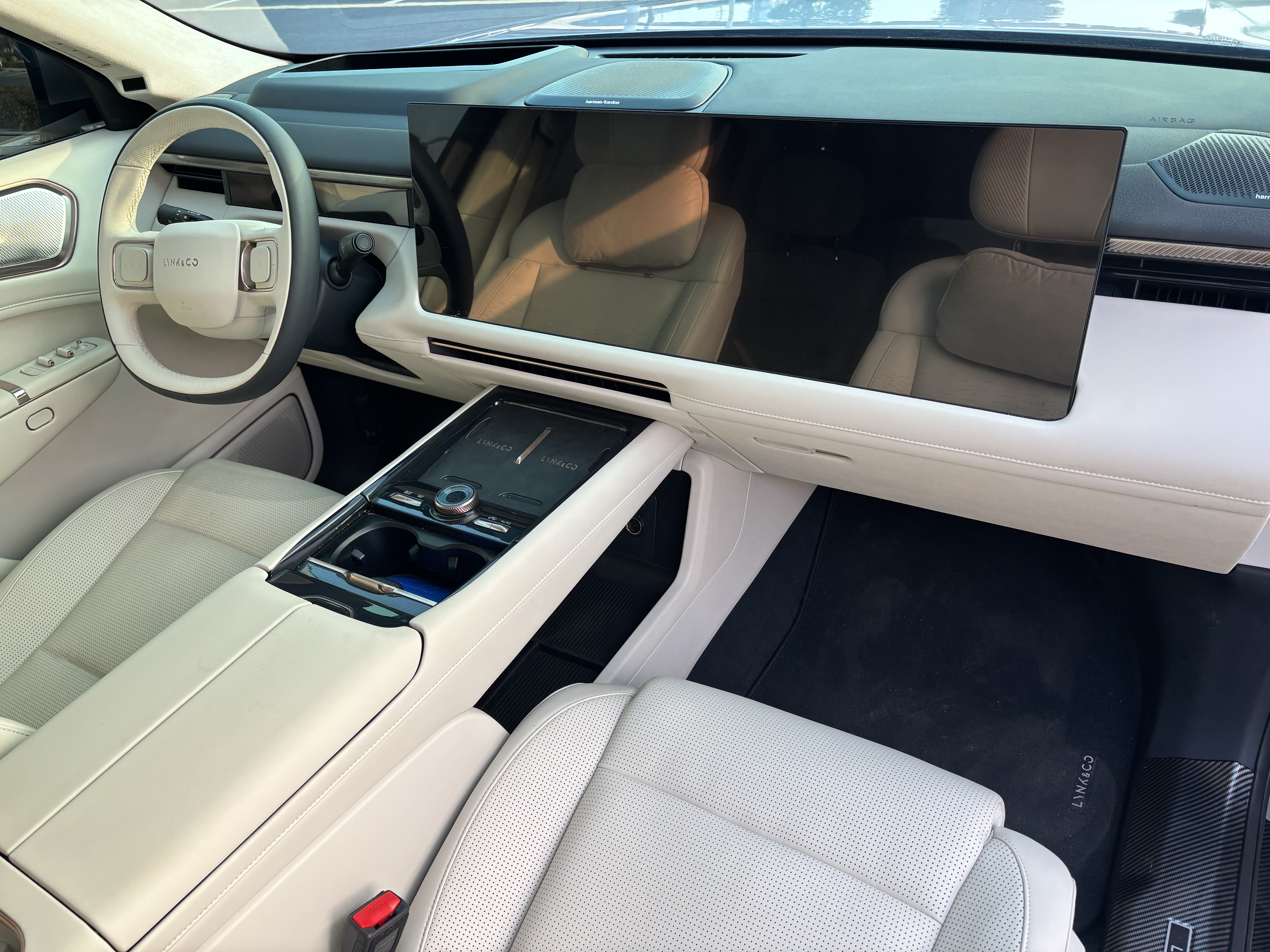 Lynk & Co 900 2025 car image #22