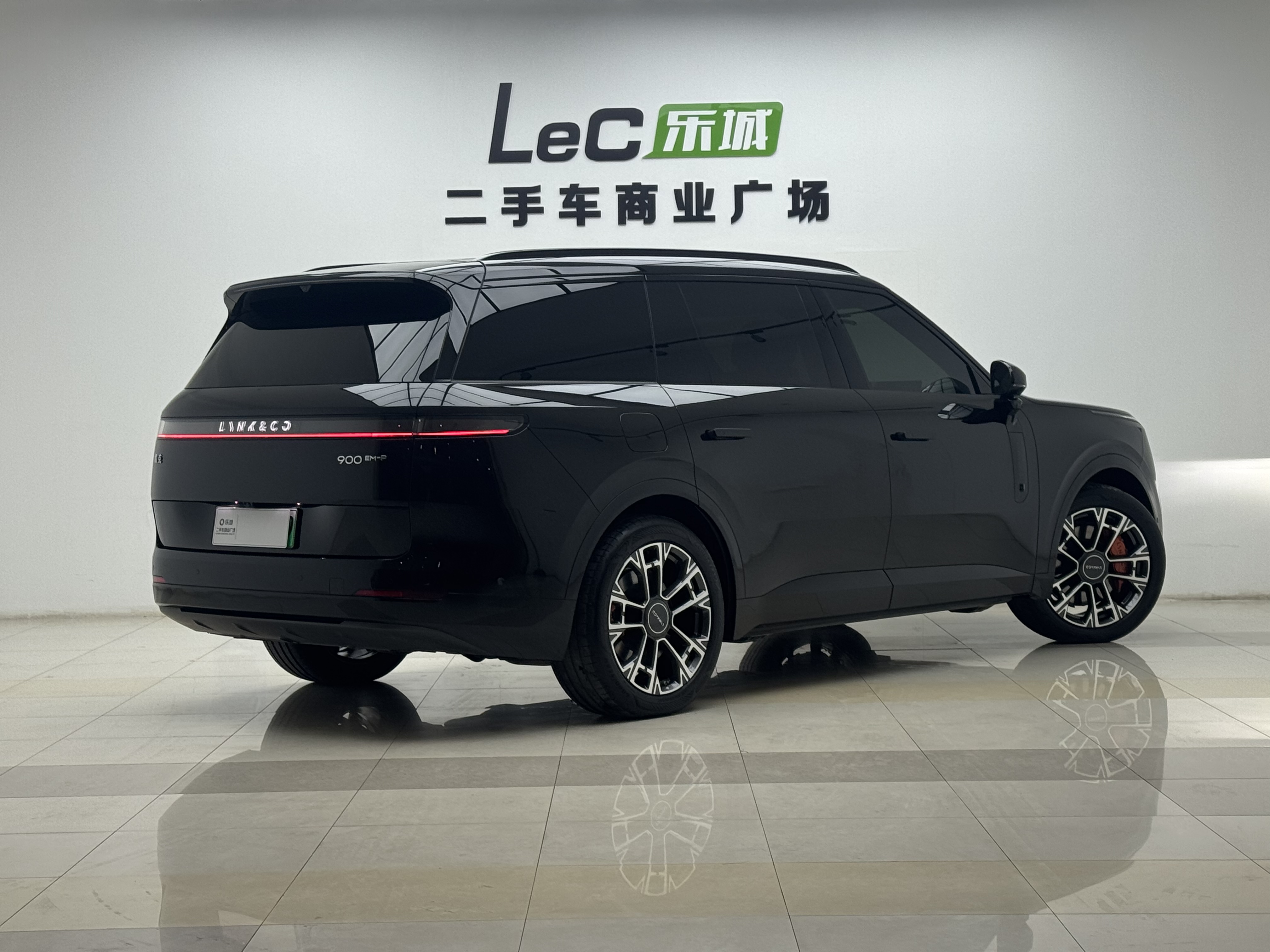 Lynk & Co 900 2025 car image #22