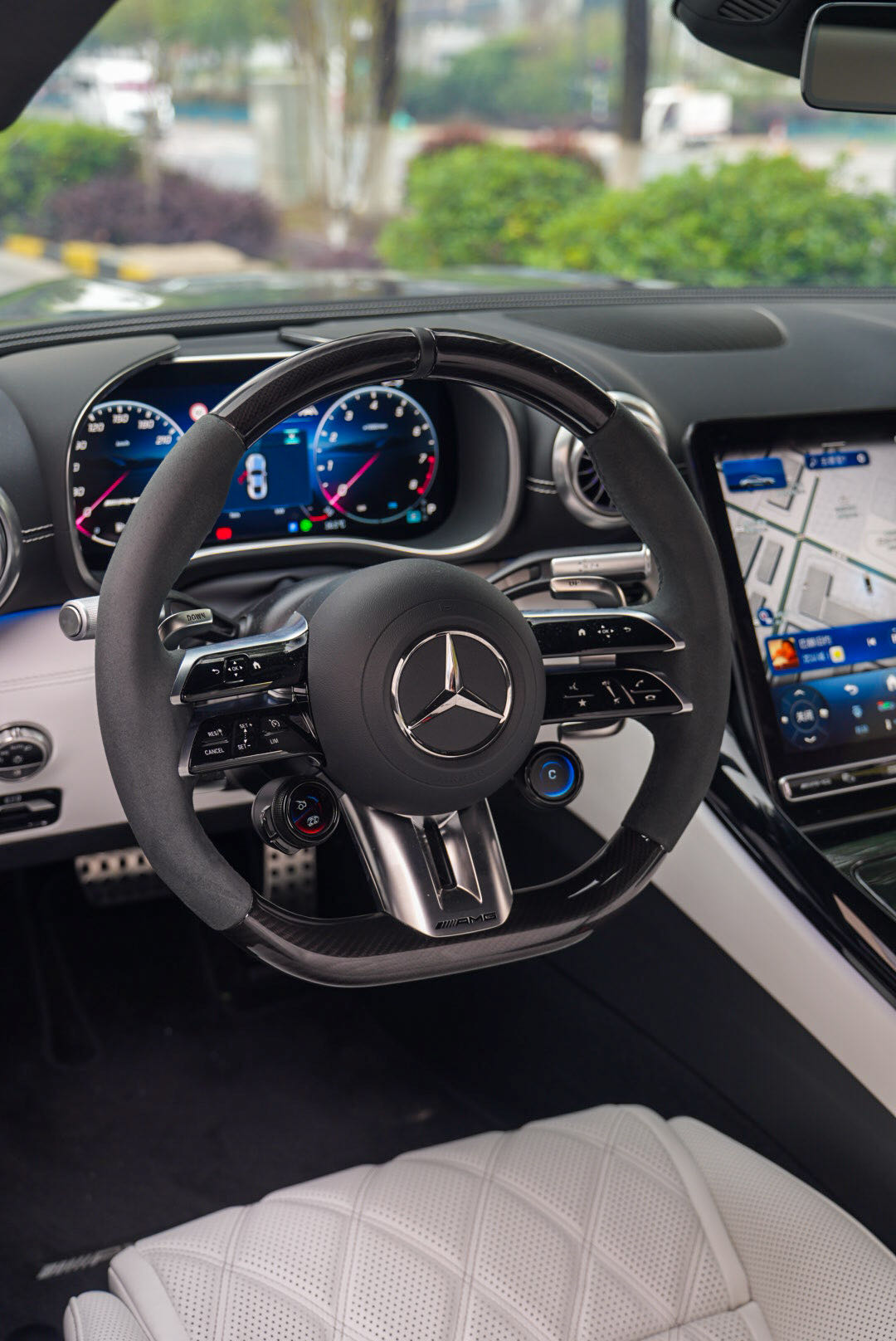 Mercedes-Benz AMG GT 2025 imagen de coche #22