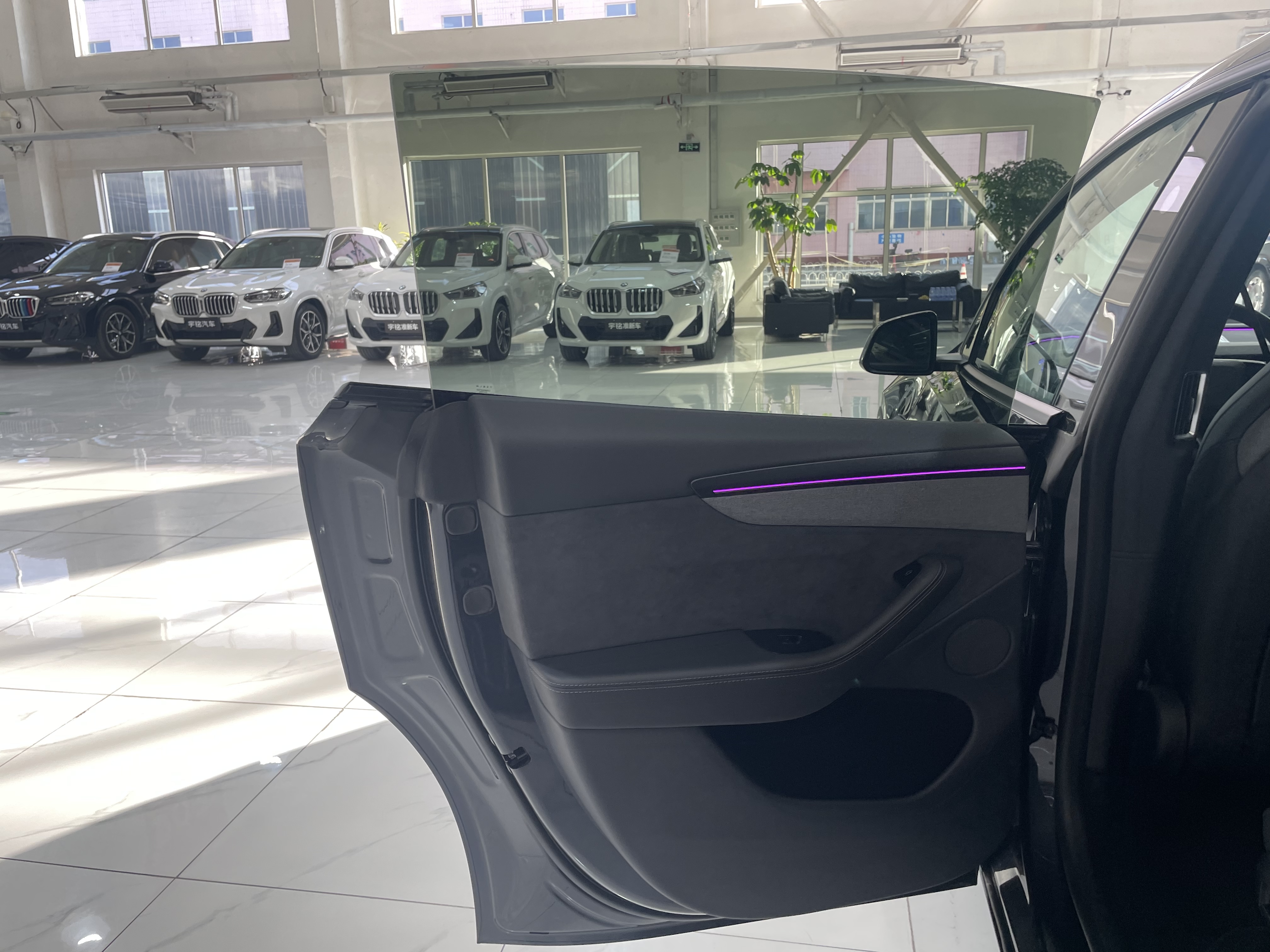 特斯拉 Model Y L 2025 汽车图片 #22