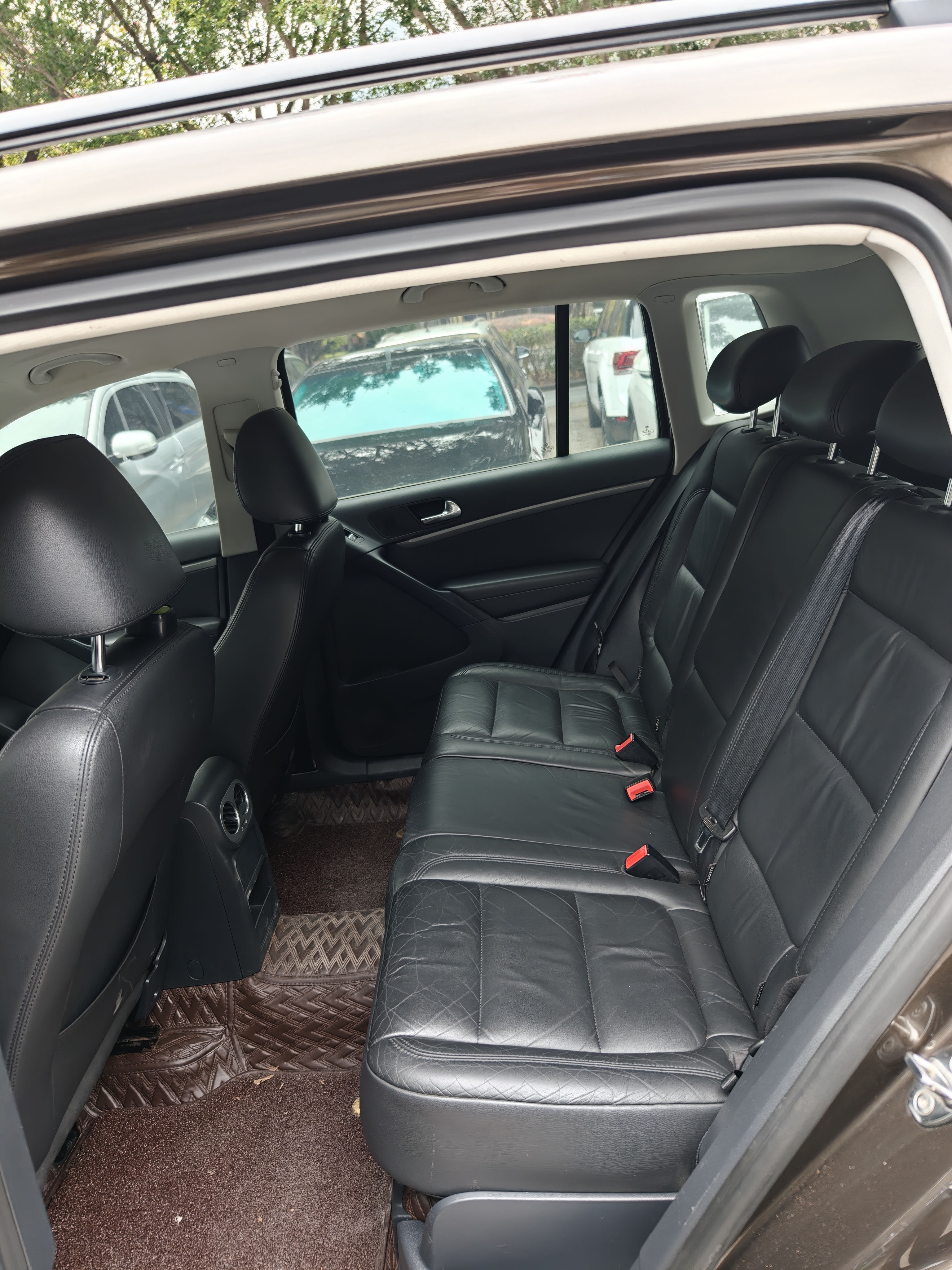 Volkswagen Tiguan 2014 car image #22