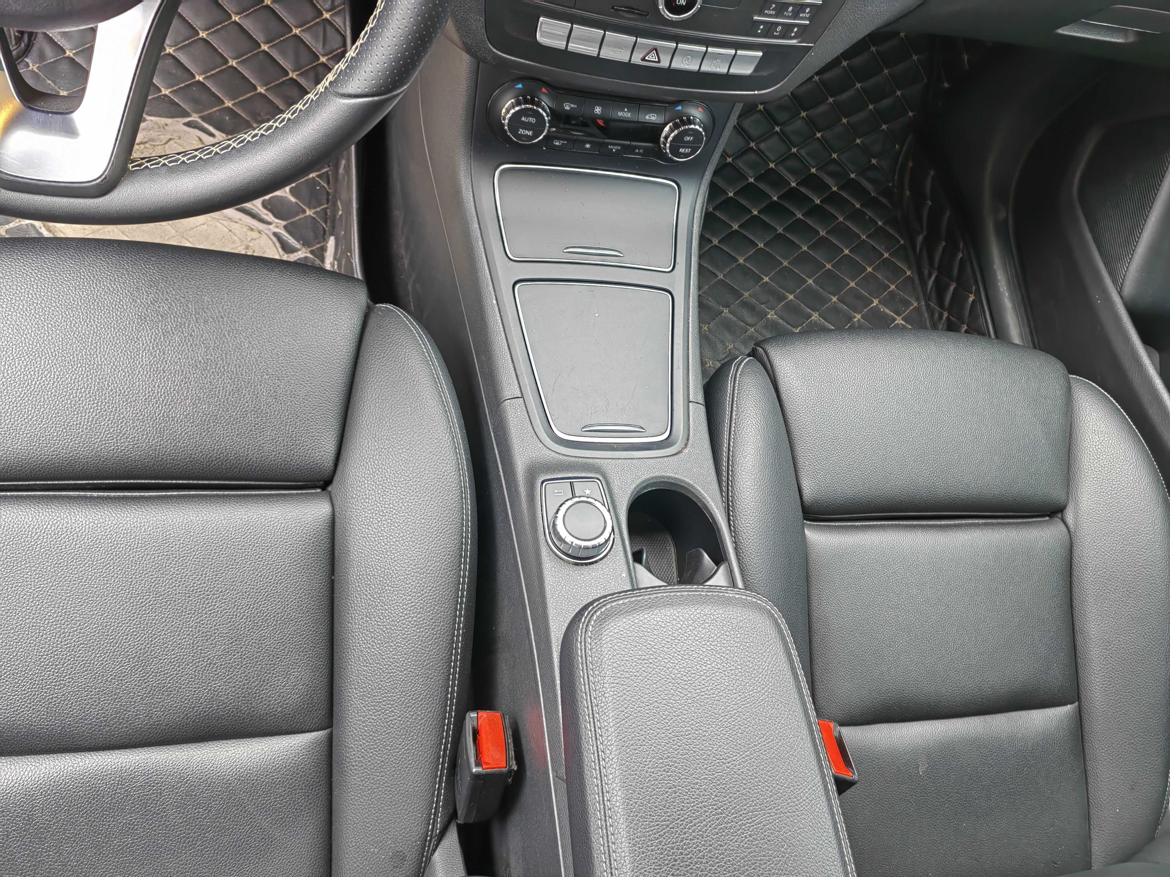 Mercedes-Benz B Class 2016 car image #22