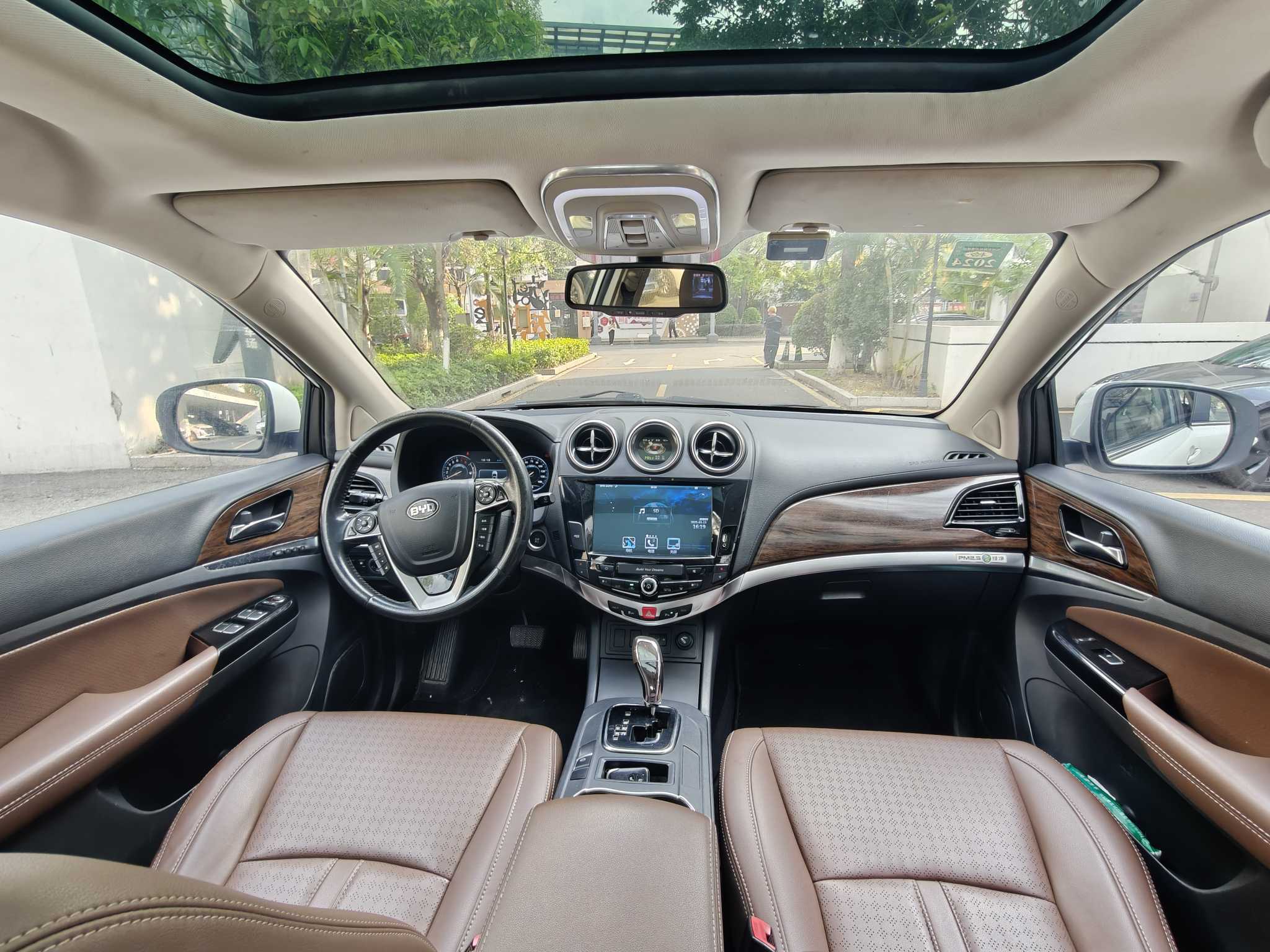 BYD M9 2016 immagine di auto #22