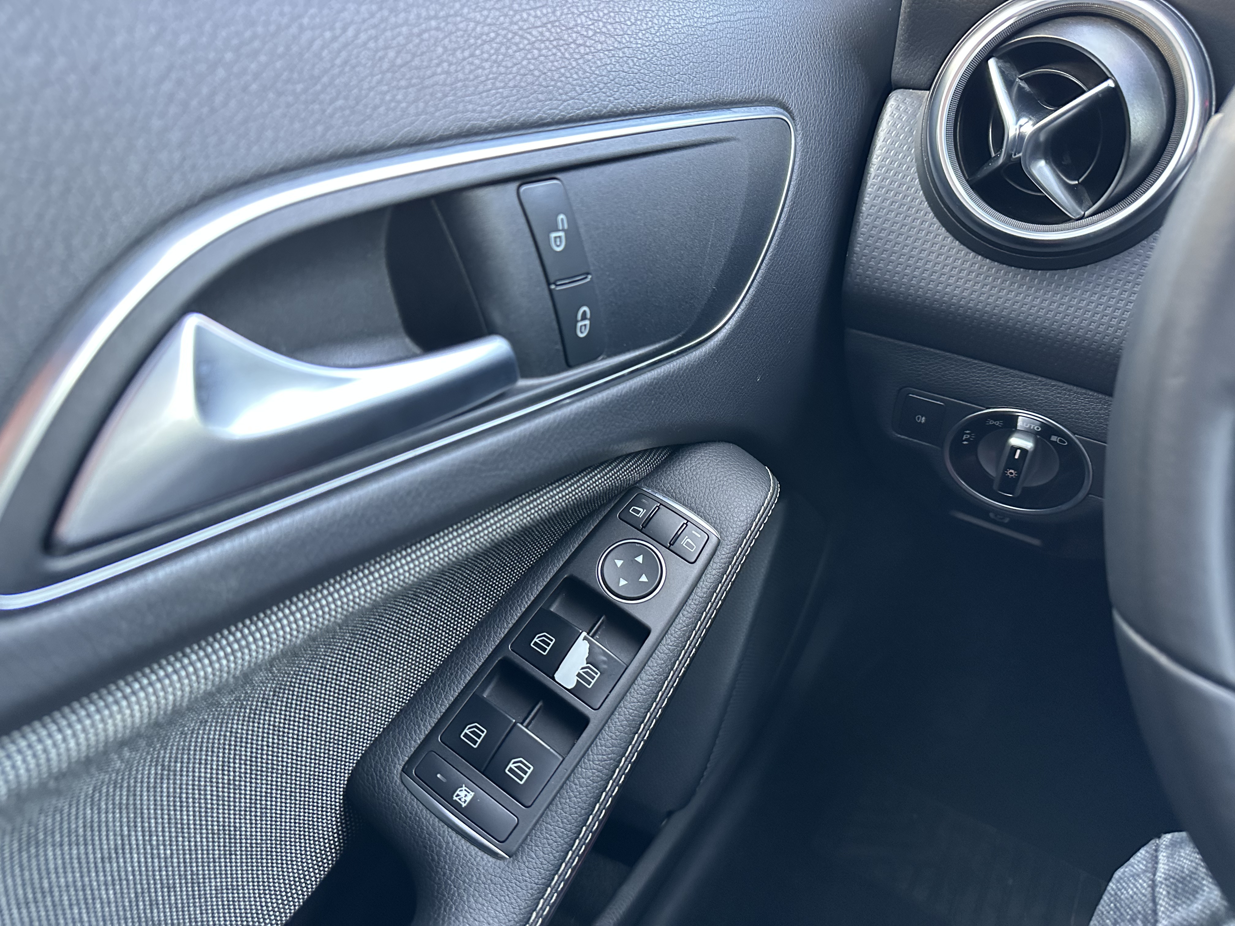 Toyota Sienna 2015 #22 Toyota Sienna 2015 car image #22