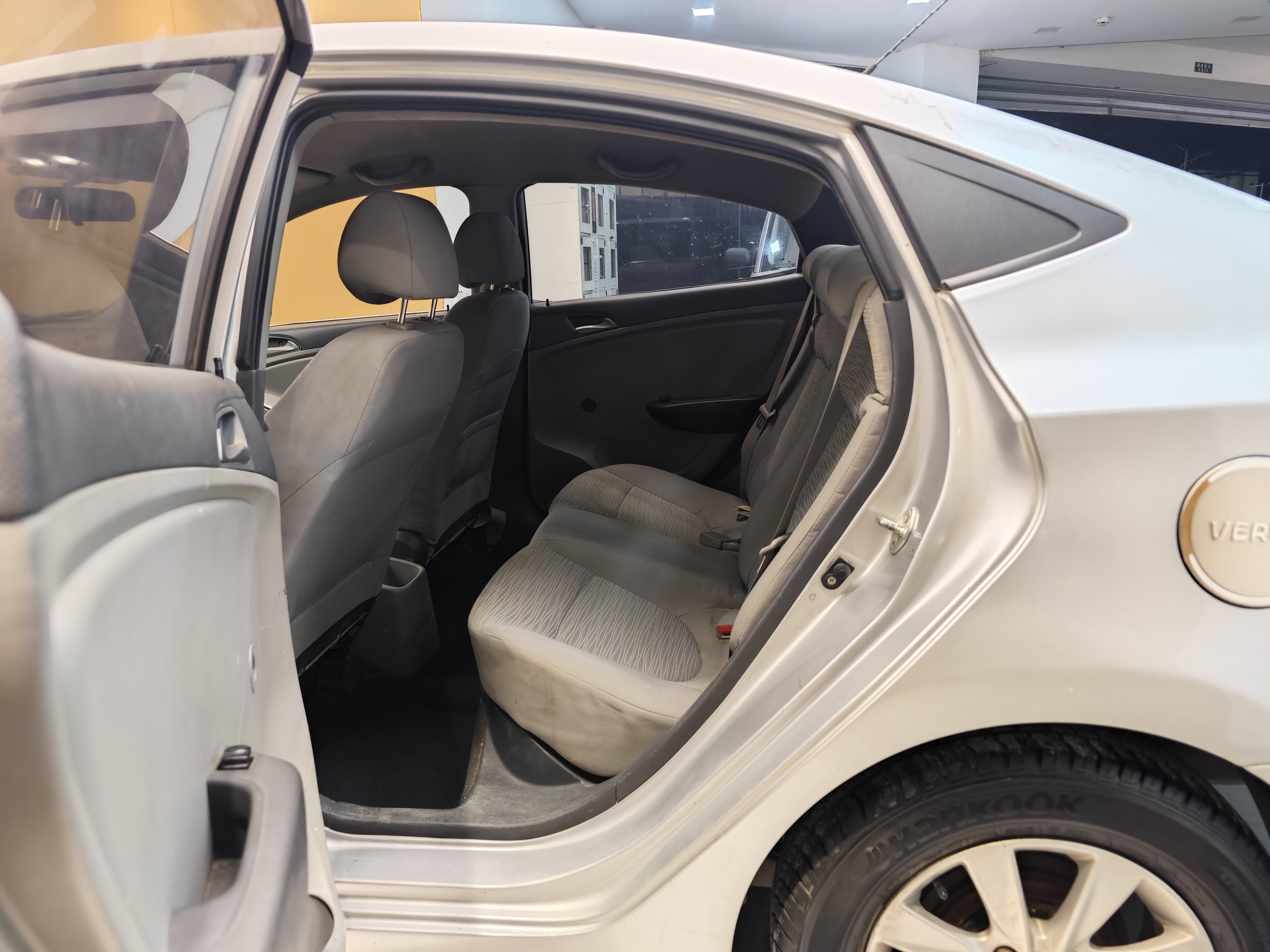 Hyundai Reina 2015 imagem de carro #22