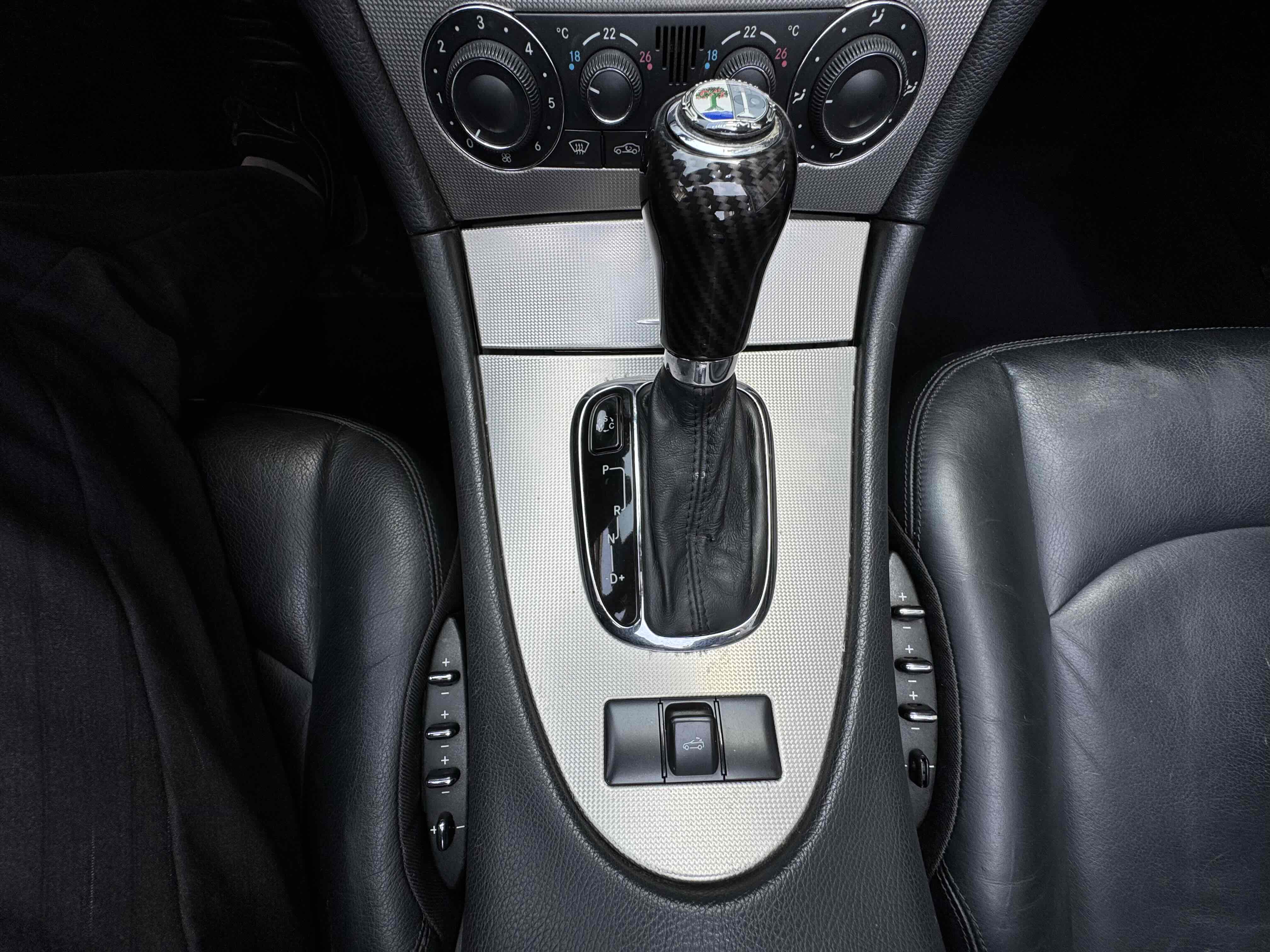 Mercedes-Benz CLK Class 2008 immagine di auto #22