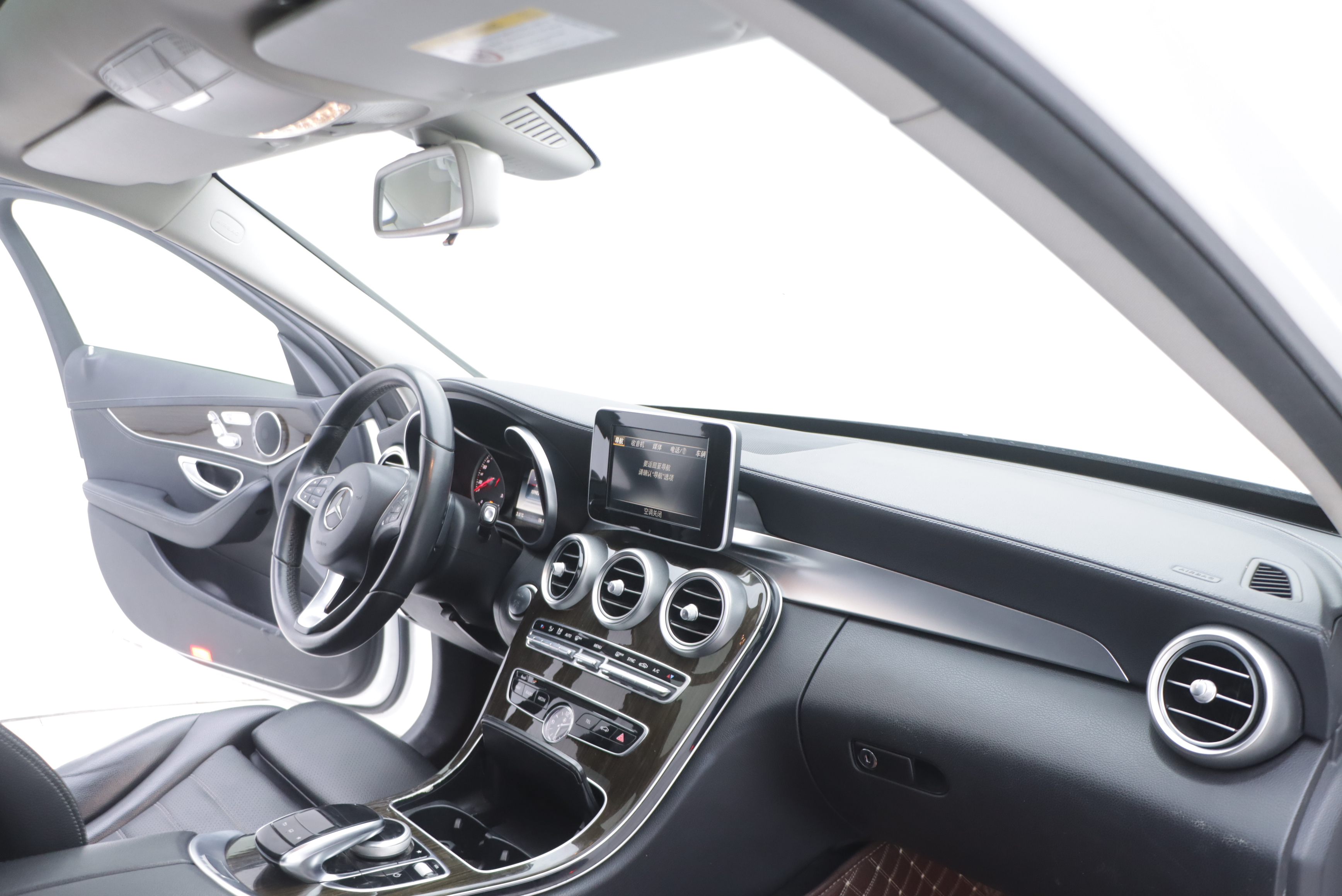 Mercedes-Benz C Class 2015 car image #22