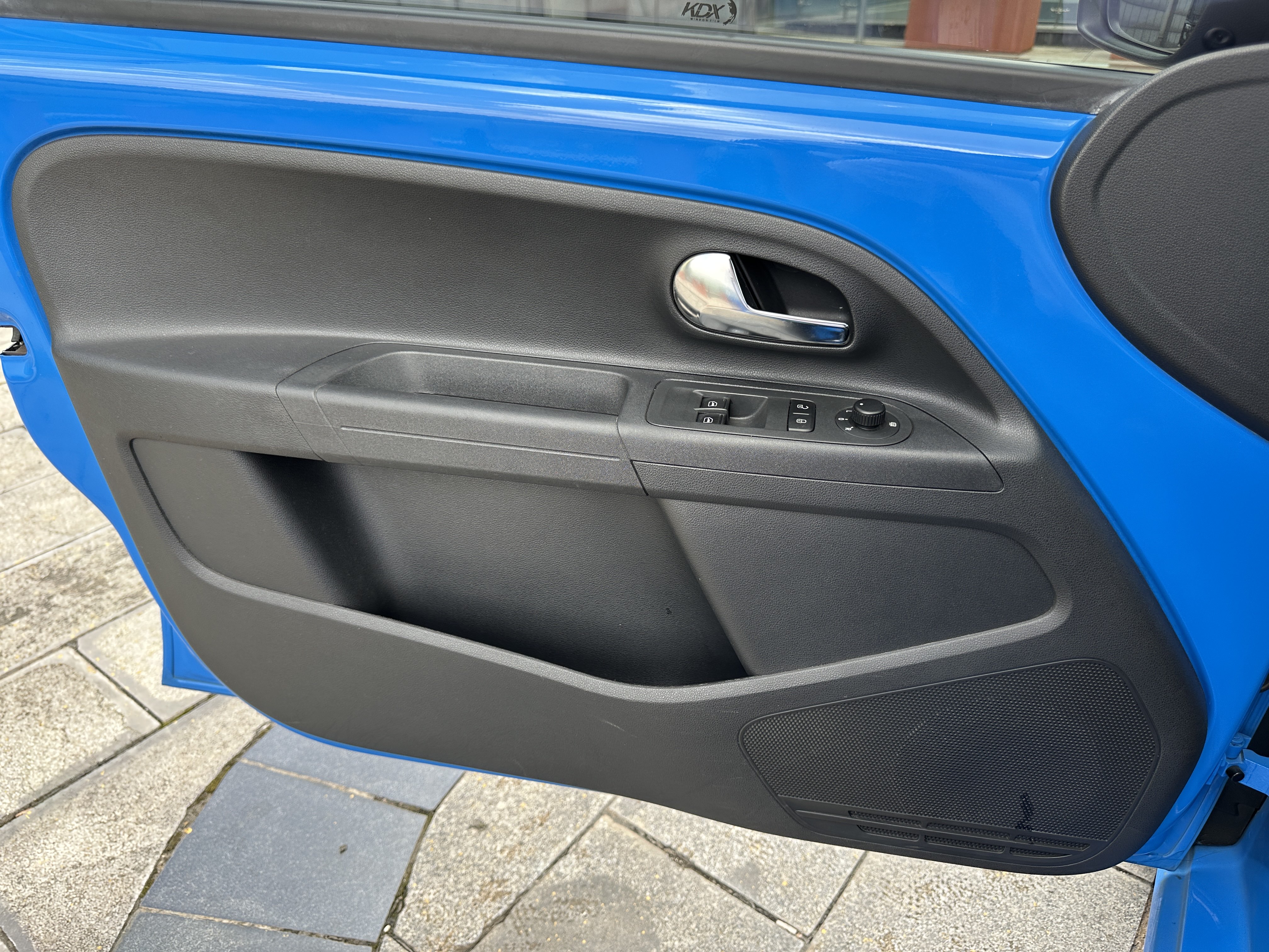 Volkswagen up! 2016 immagine di auto #22