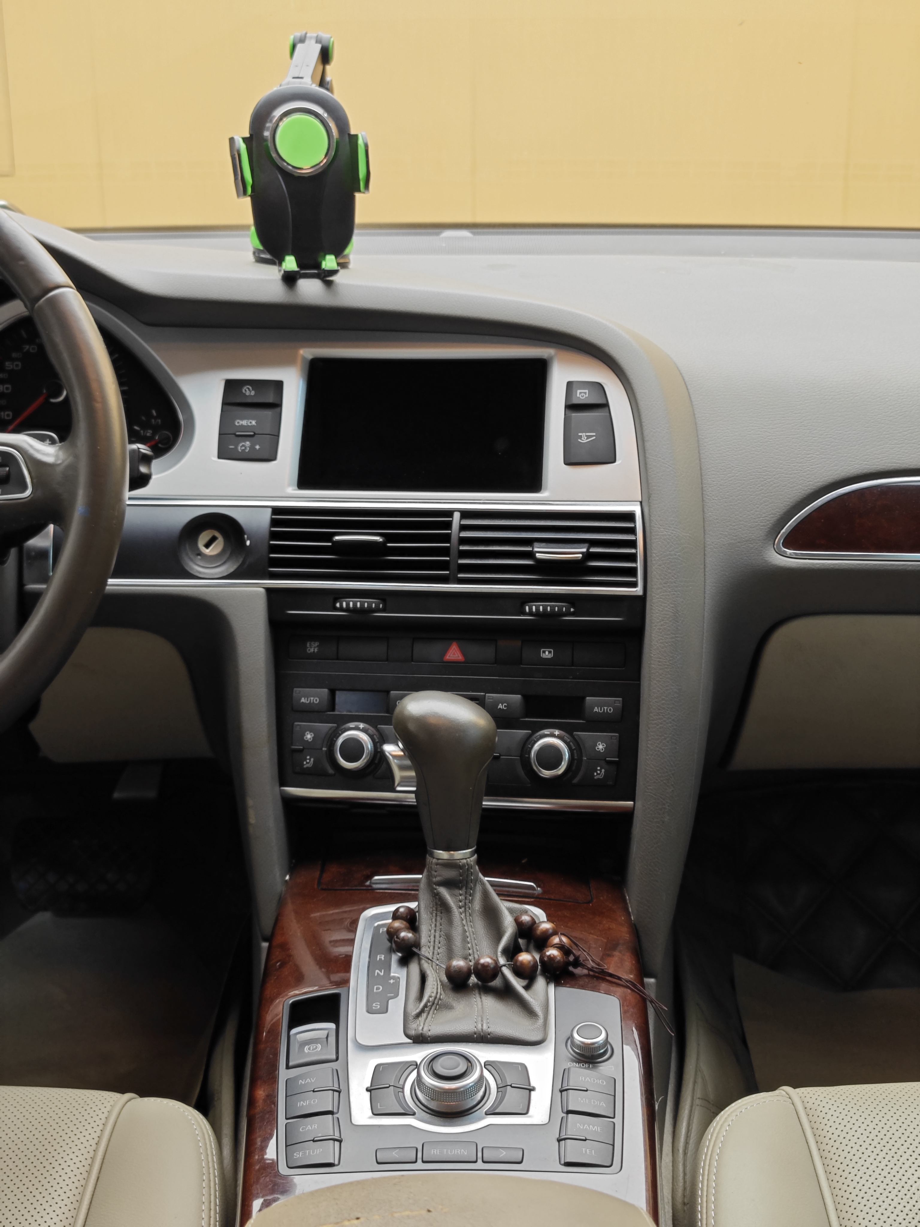 Audi A6L 2012 car image #22