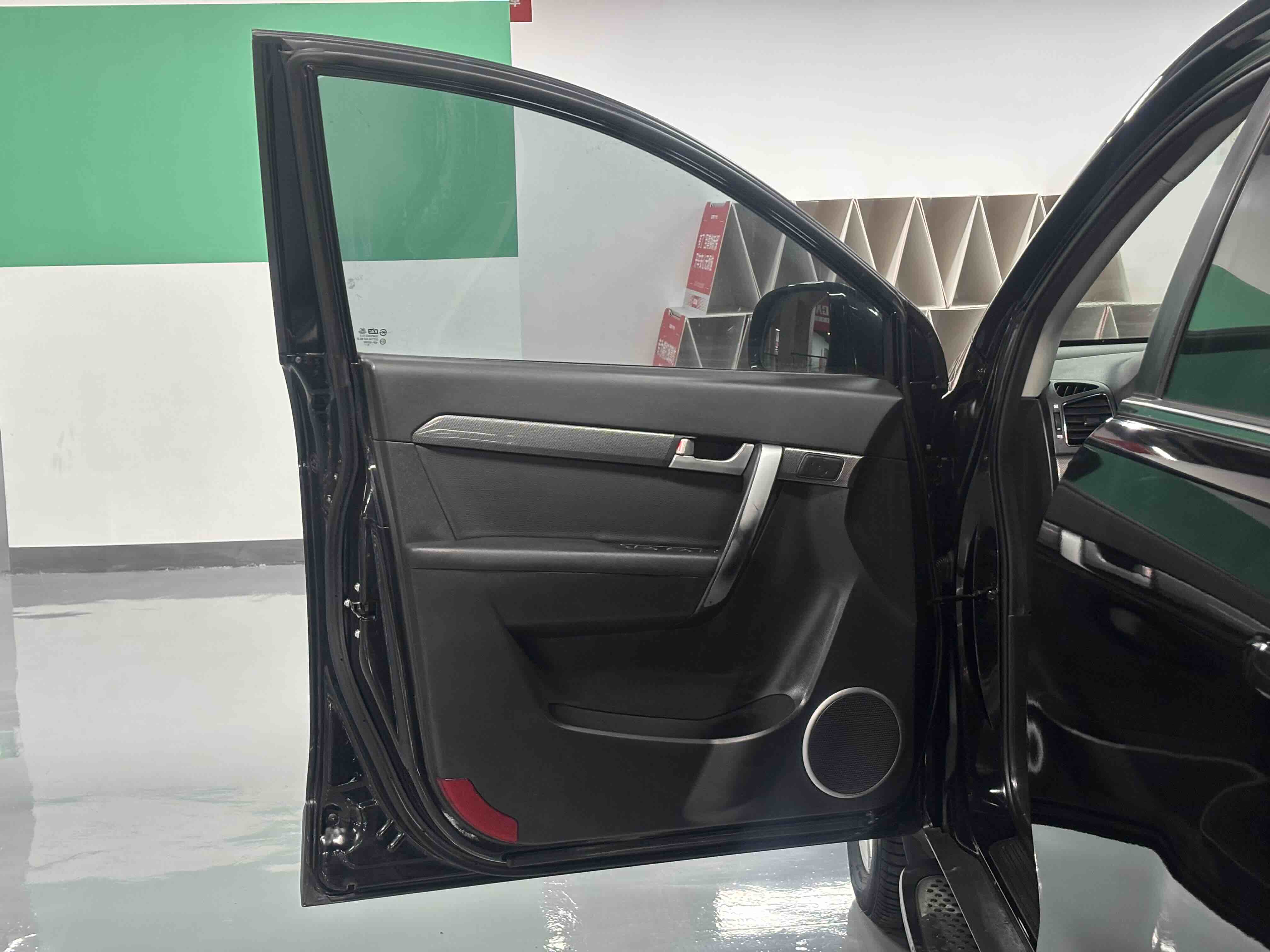 Chevrolet Captiva (Imported) 2012 car image #22