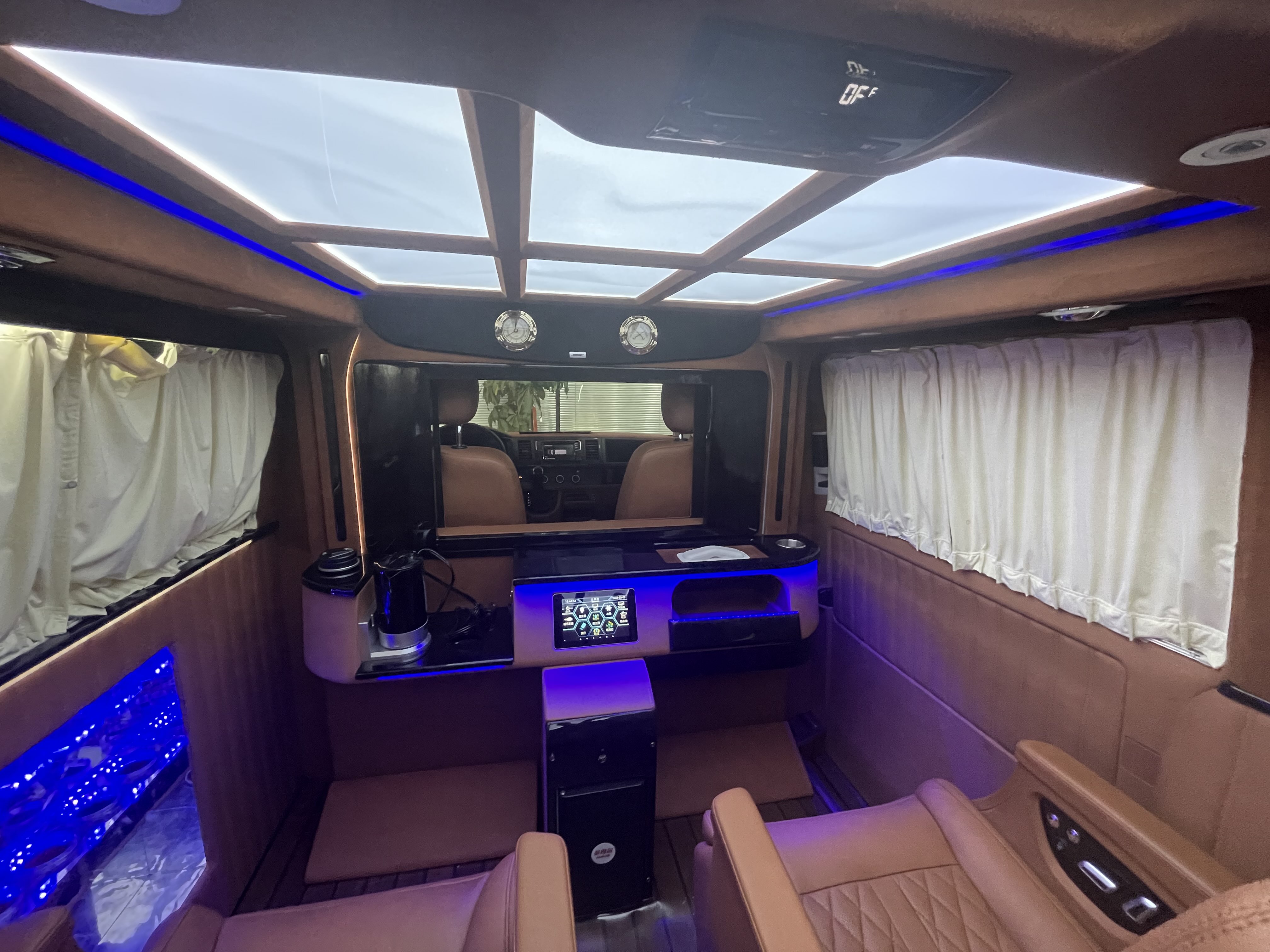 Volkswagen Caravelle 2017 immagine di auto #22