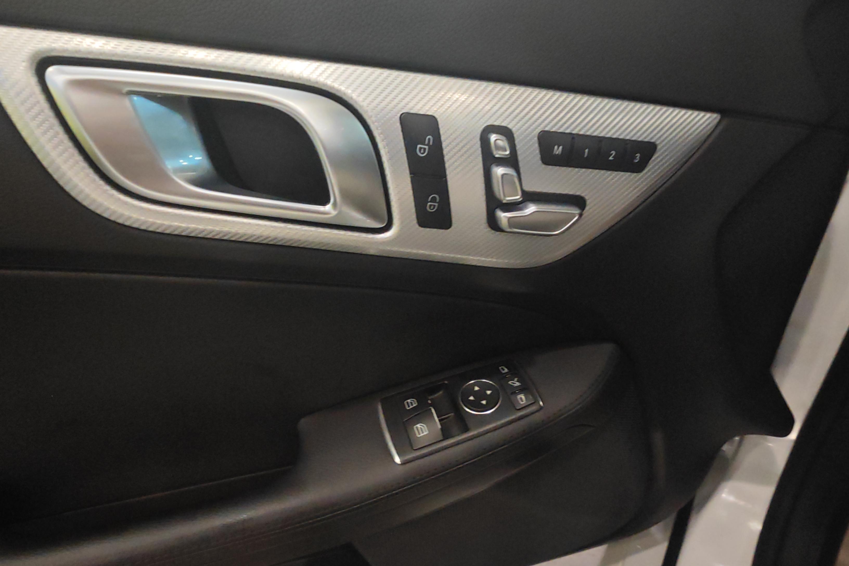 Mercedes-Benz SLC Class 2017 car image #22