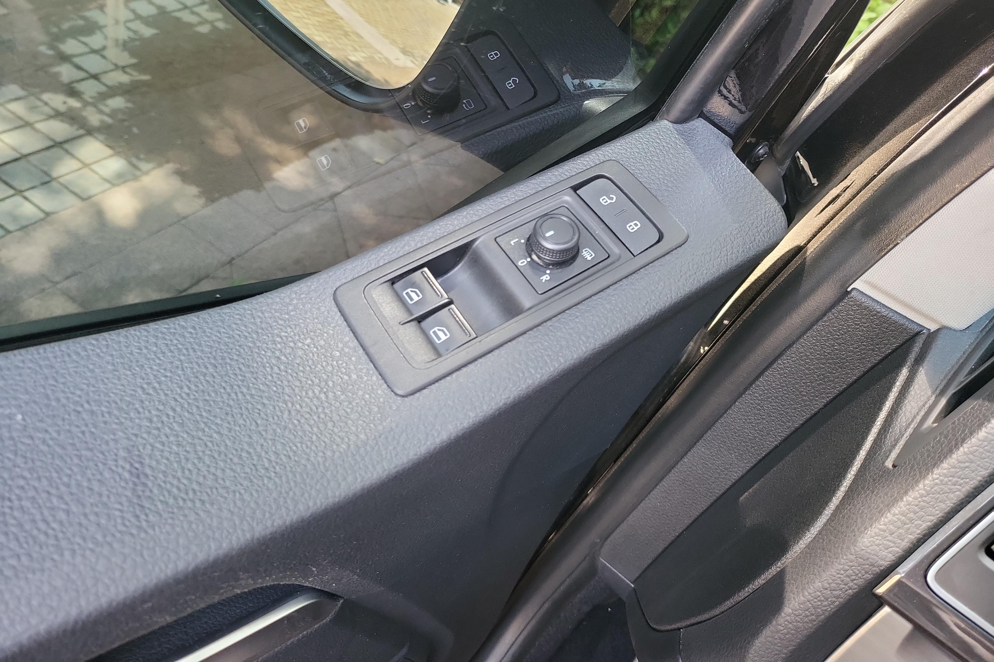 Volkswagen Caravelle 2020 car image #22