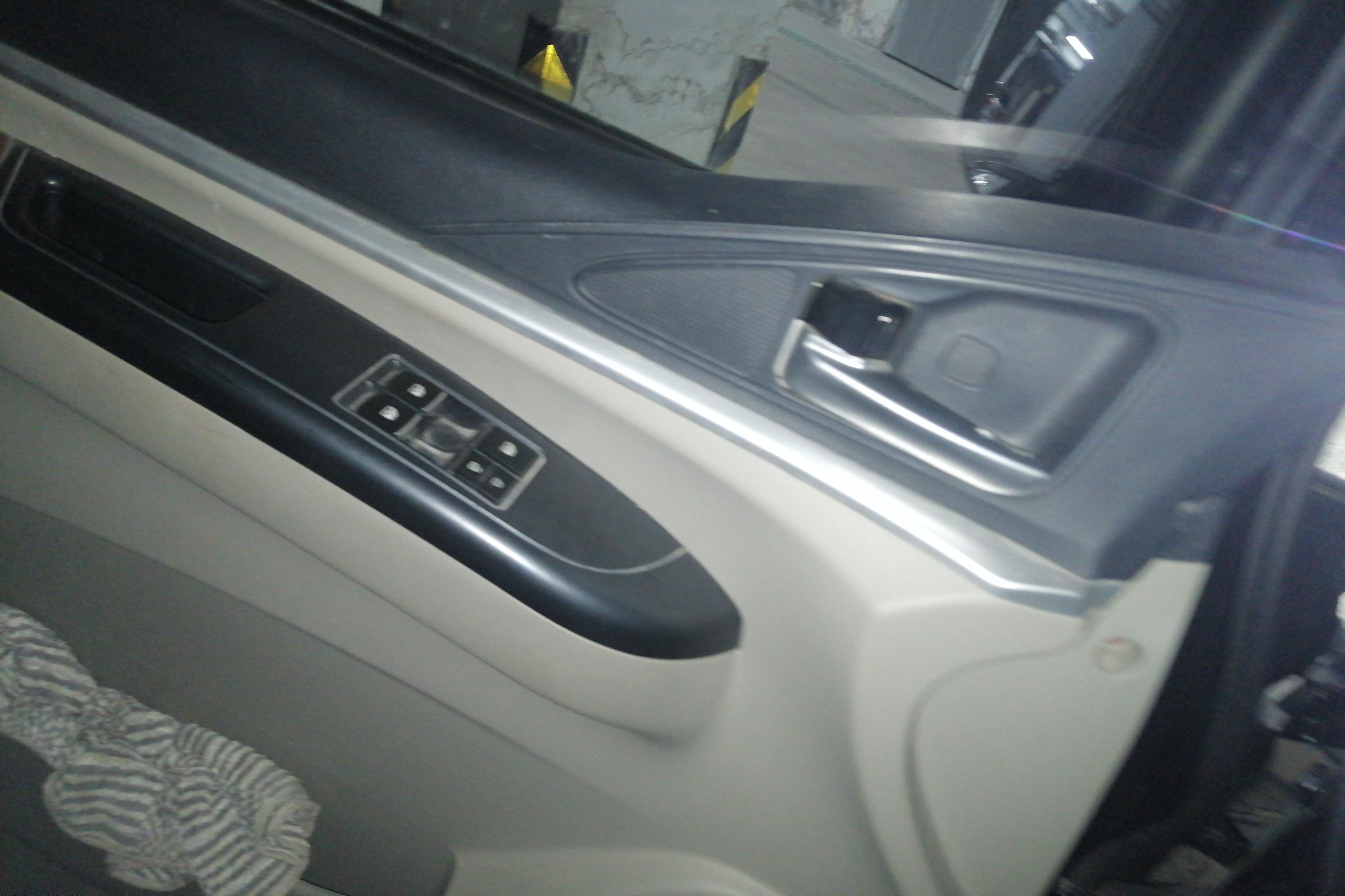 Forthing Lingzhi EV 2021 immagine di auto #22