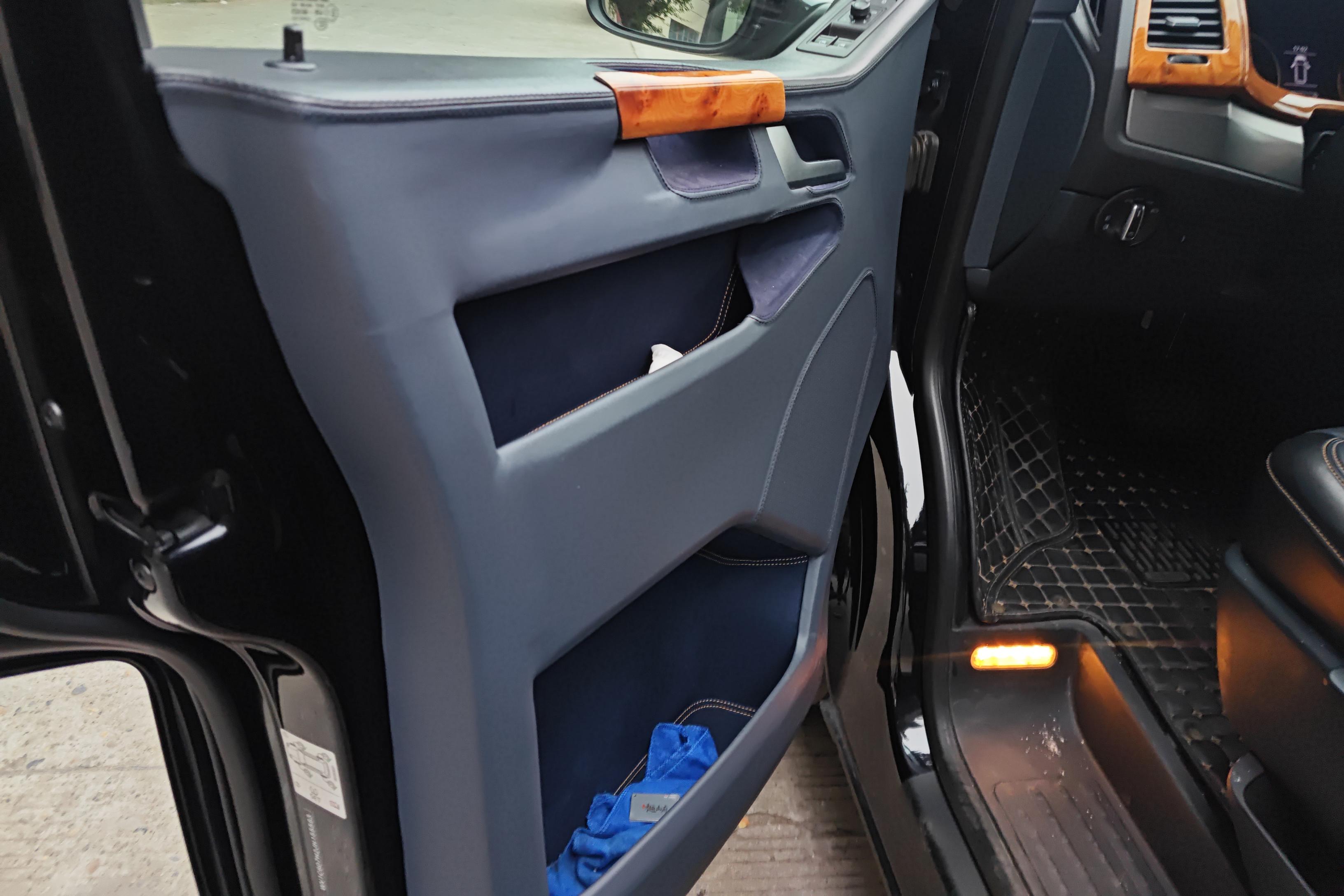 Volkswagen Caravelle 2019 car image #22