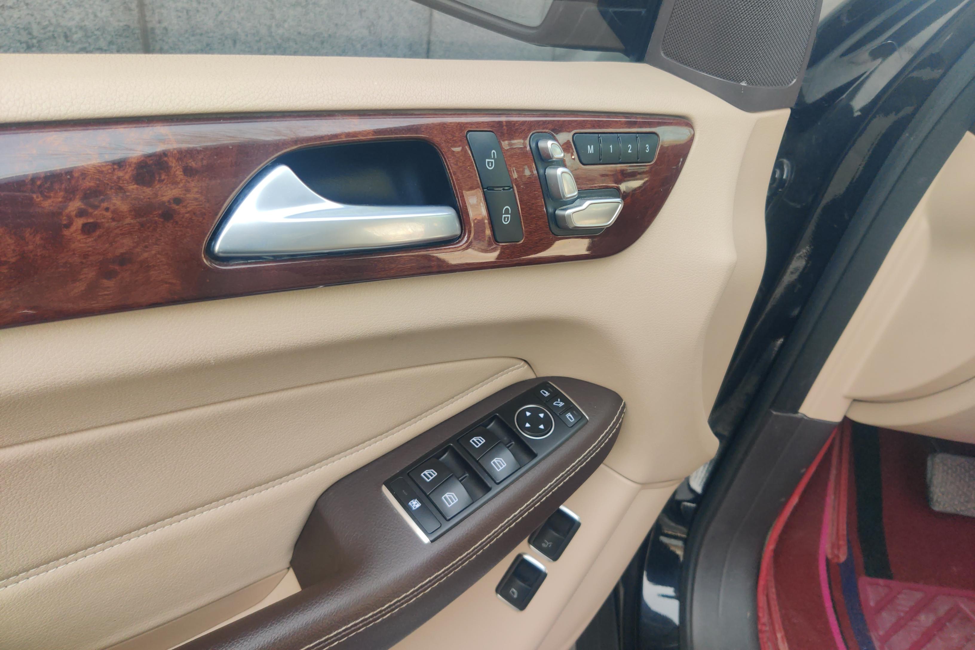 Mercedes-Benz GLS AMG 2016 صورة سيارة #22