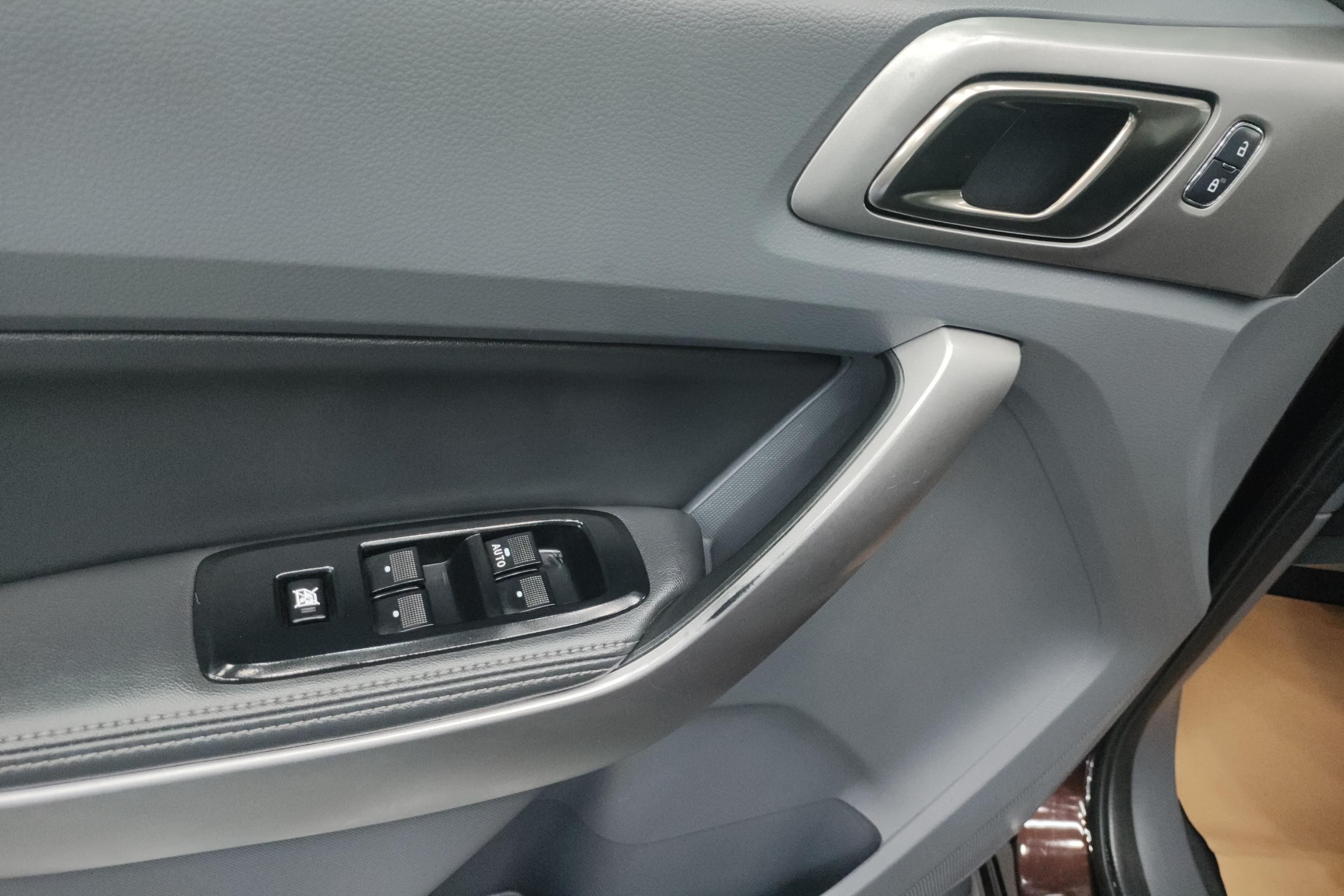 Ford Everest 2016 #22 Ford Everest 2016 صورة سيارة #22