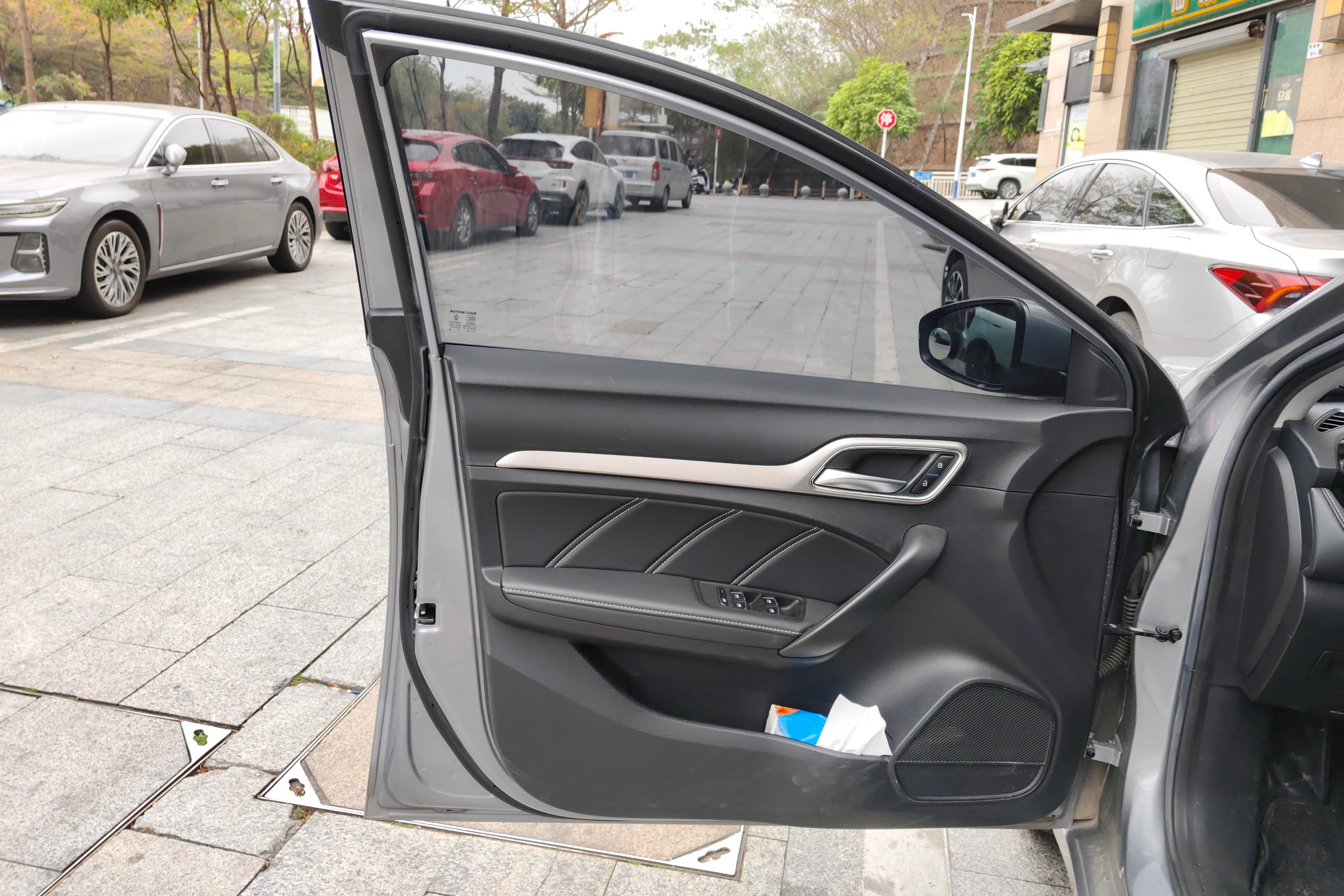 MG 6 New Energy 2019 car image #22