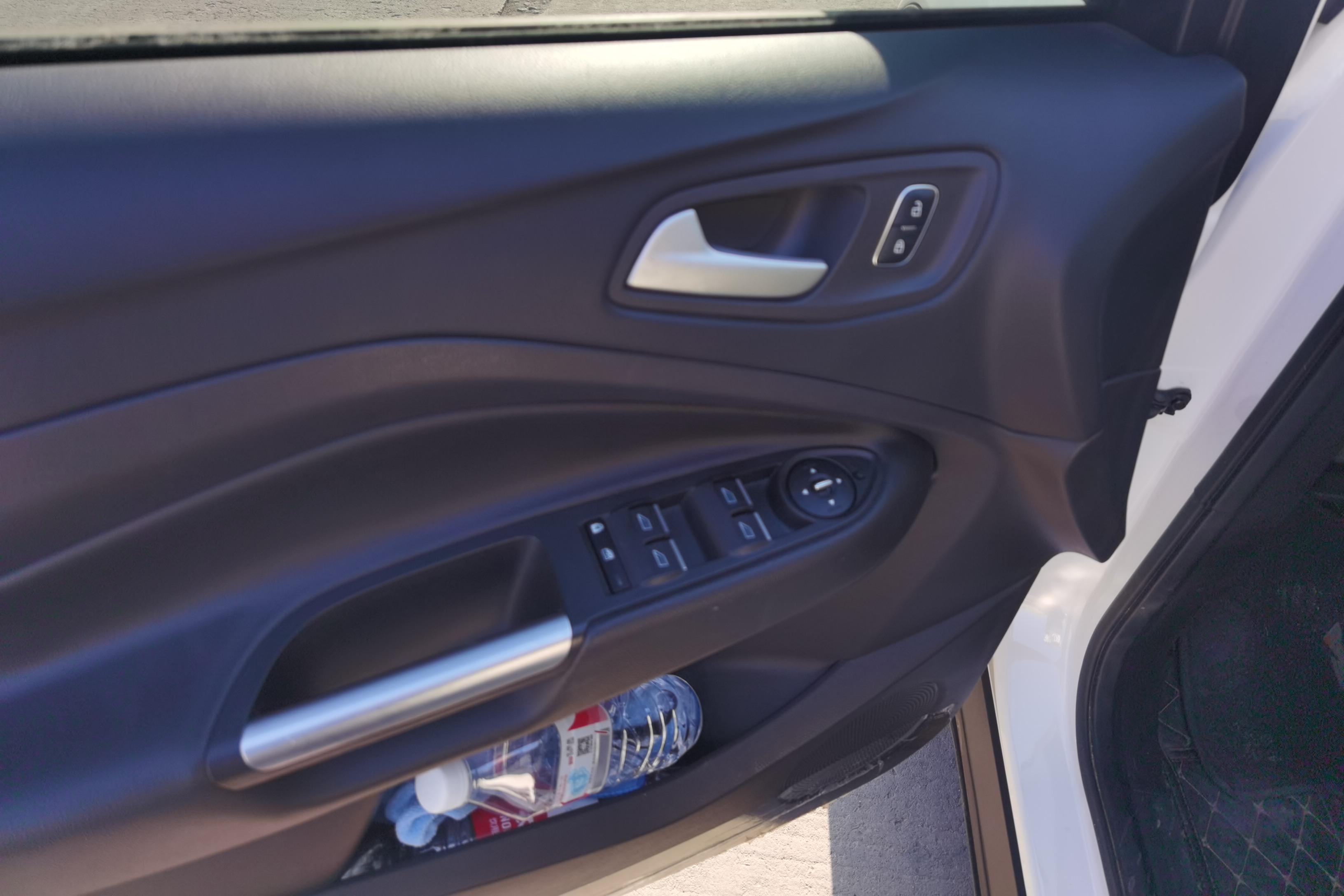 Ford Kuga 2020 immagine di auto #22