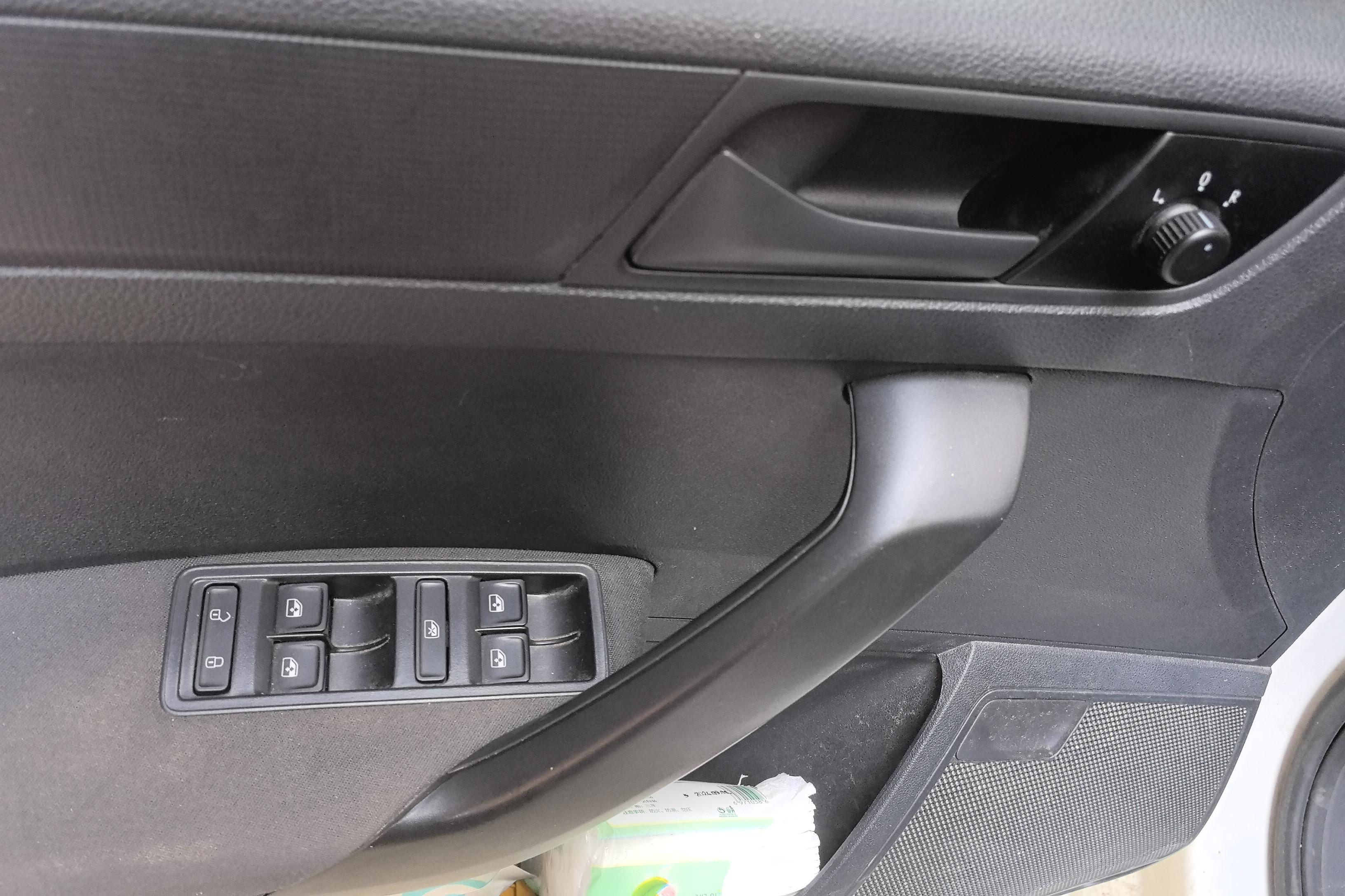 Skoda Rapid Spaceback 2019 immagine di auto #22