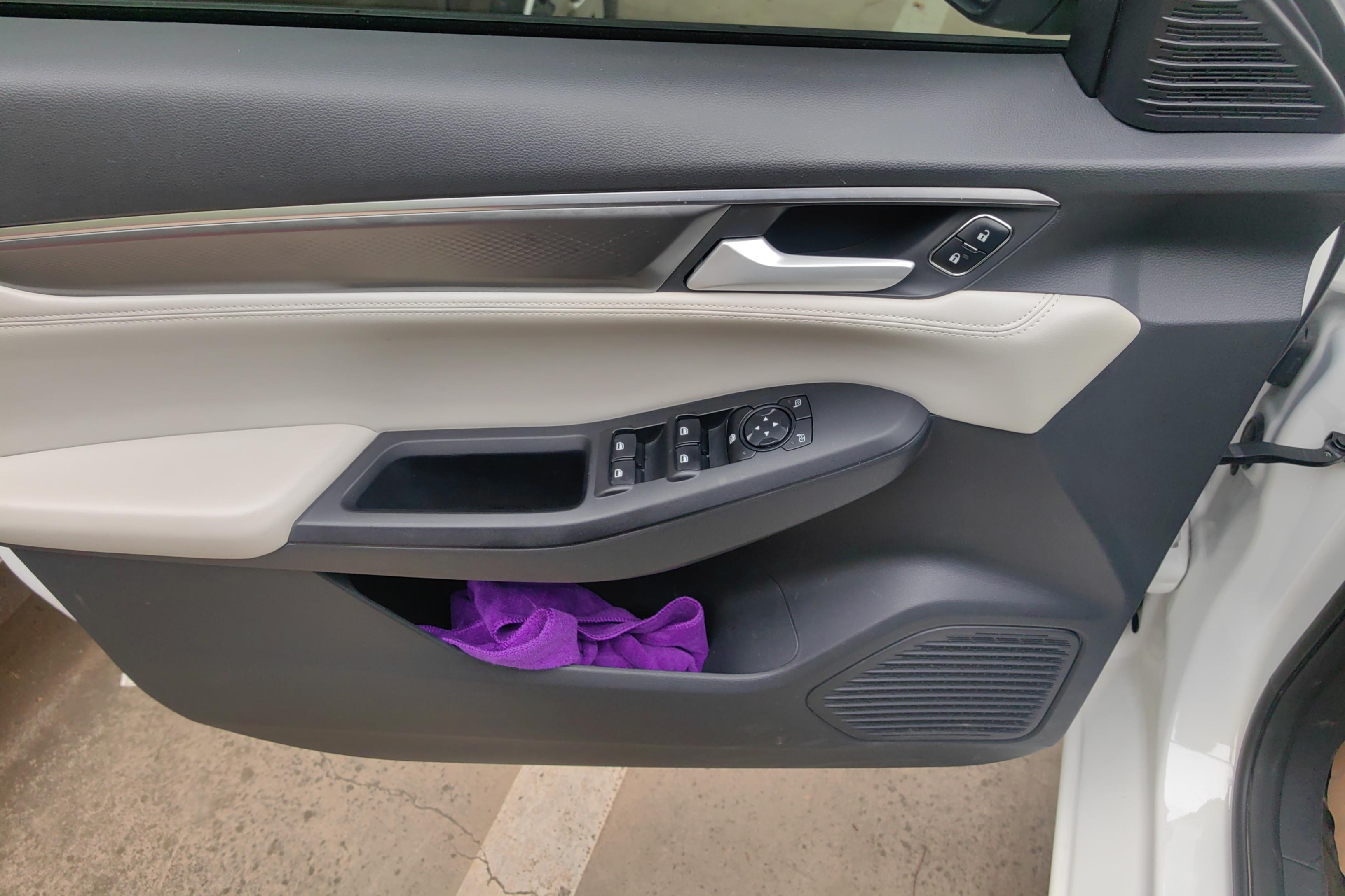 Ford Escort 2021 car image #22