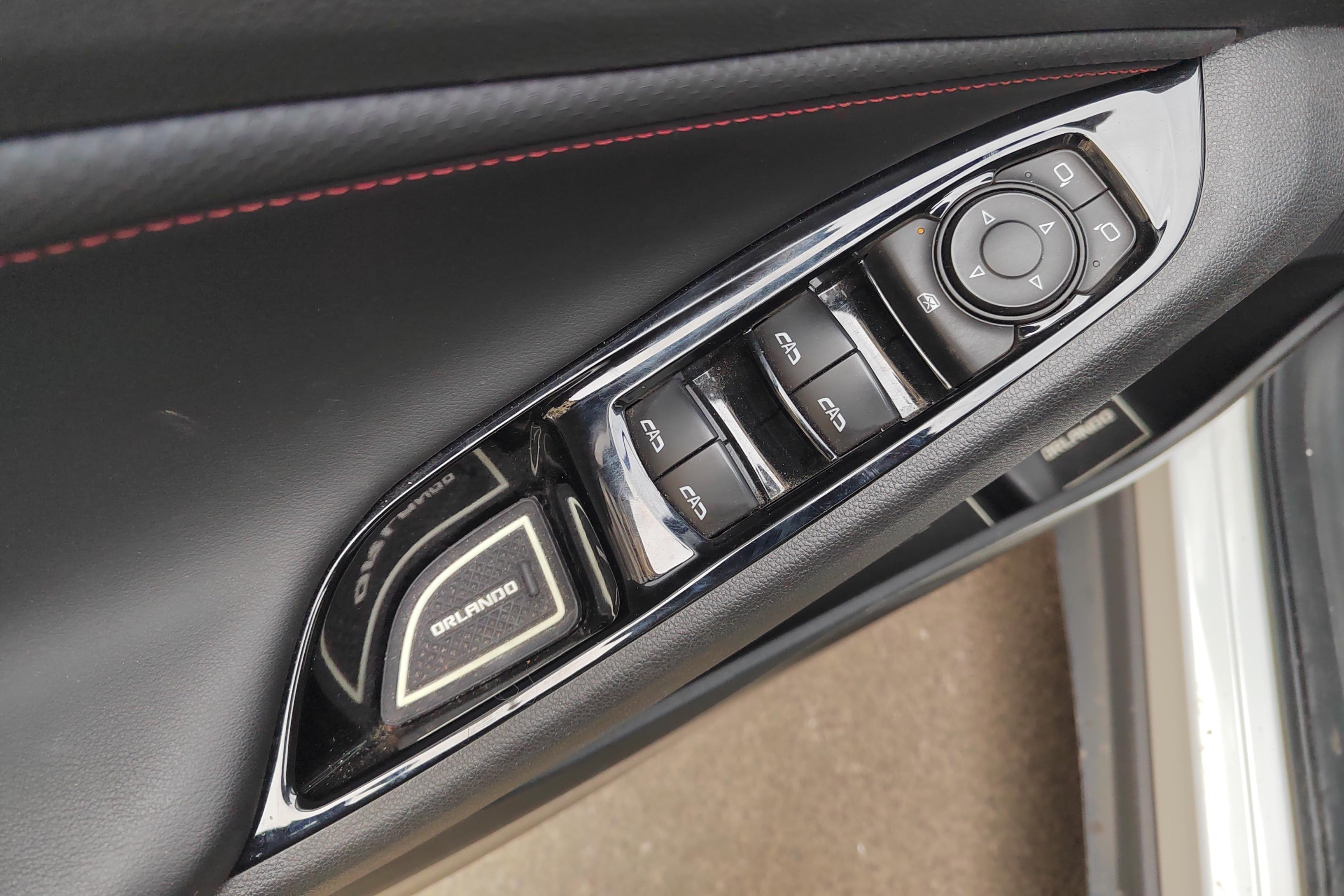 Chevrolet Orlando 2021 car image #22