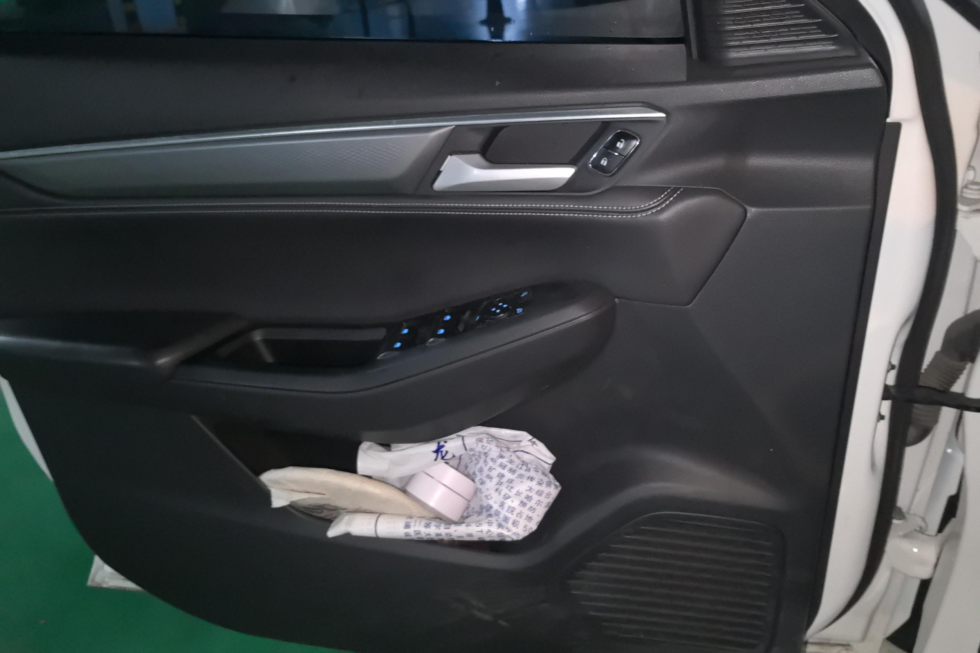 Ford Escort 2022 car image #22