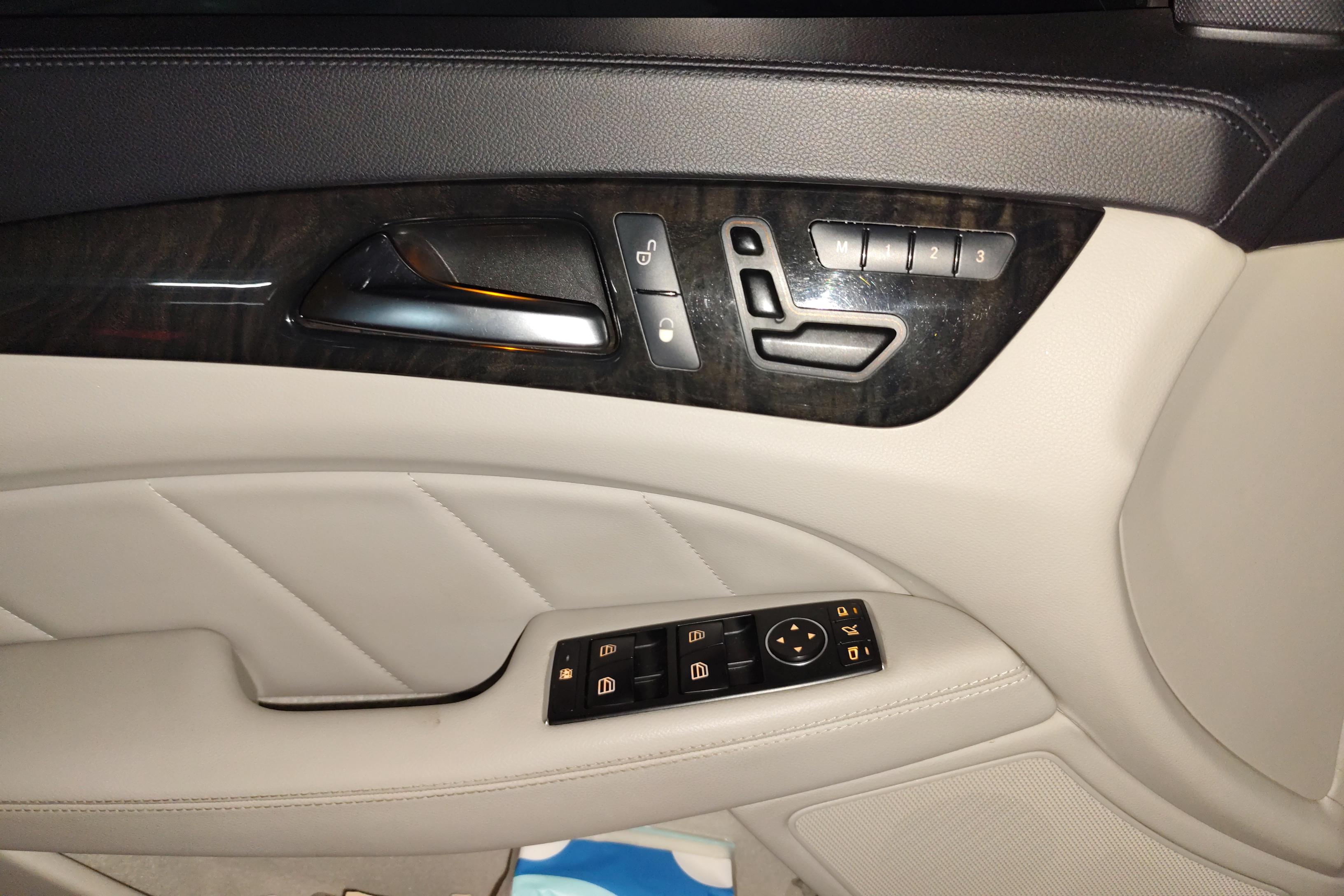 Mercedes-Benz CLS AMG 2012 صورة سيارة #22