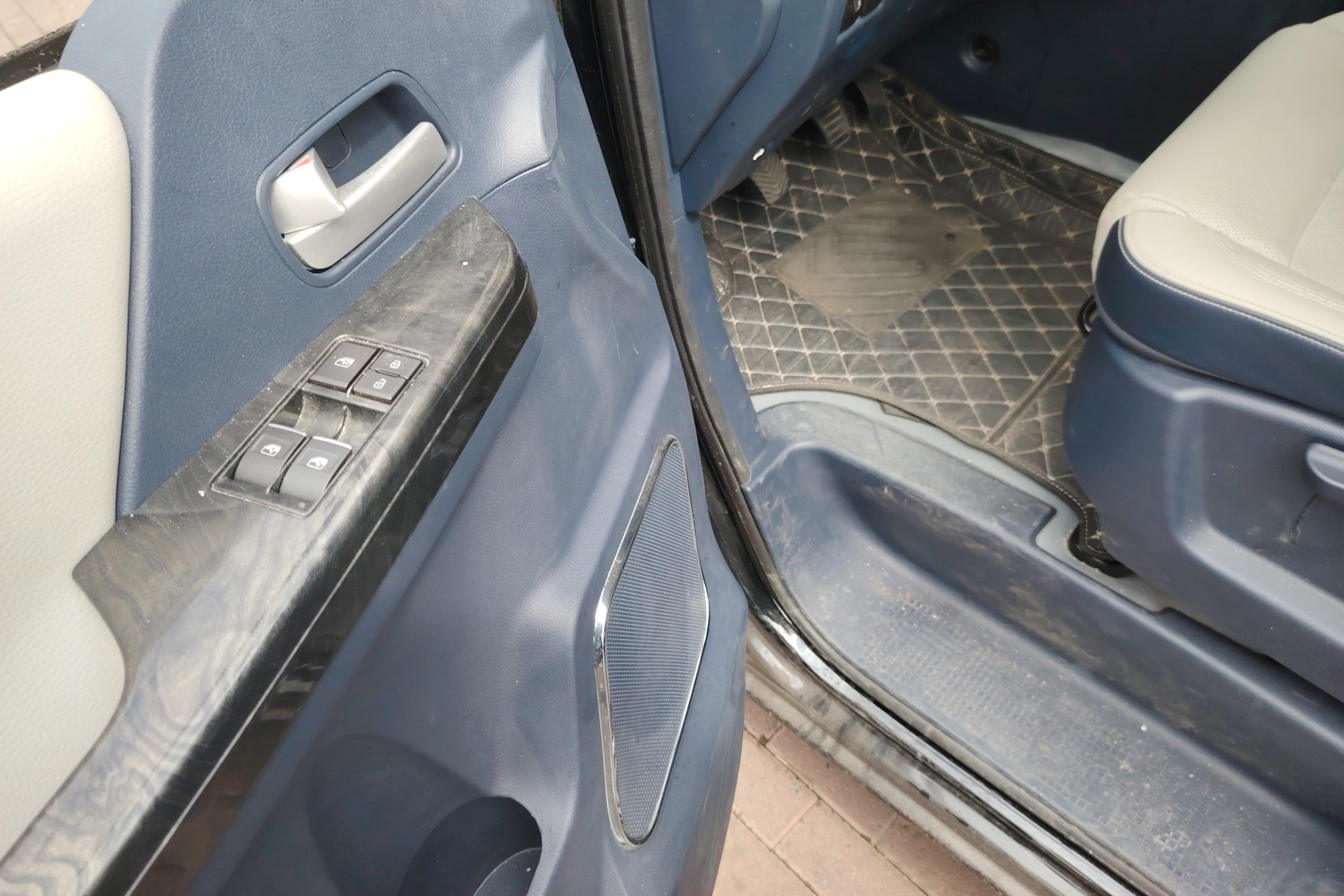 Forthing Lingzhi PLUS 2023 car image #22