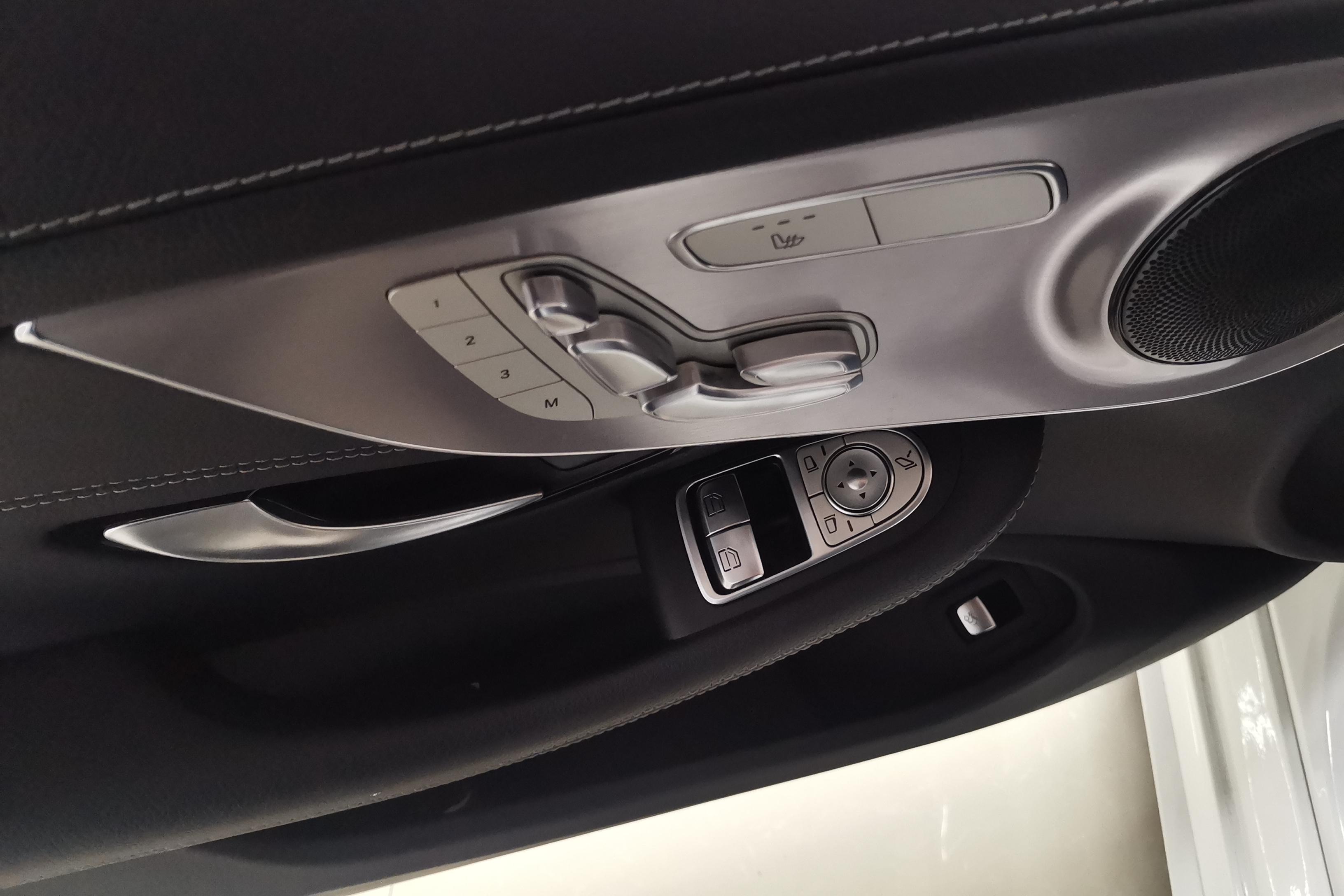 Mercedes-Benz C Class (Imported) 2020 #22 Mercedes-Benz C Class (Imported) 2020 car image #22