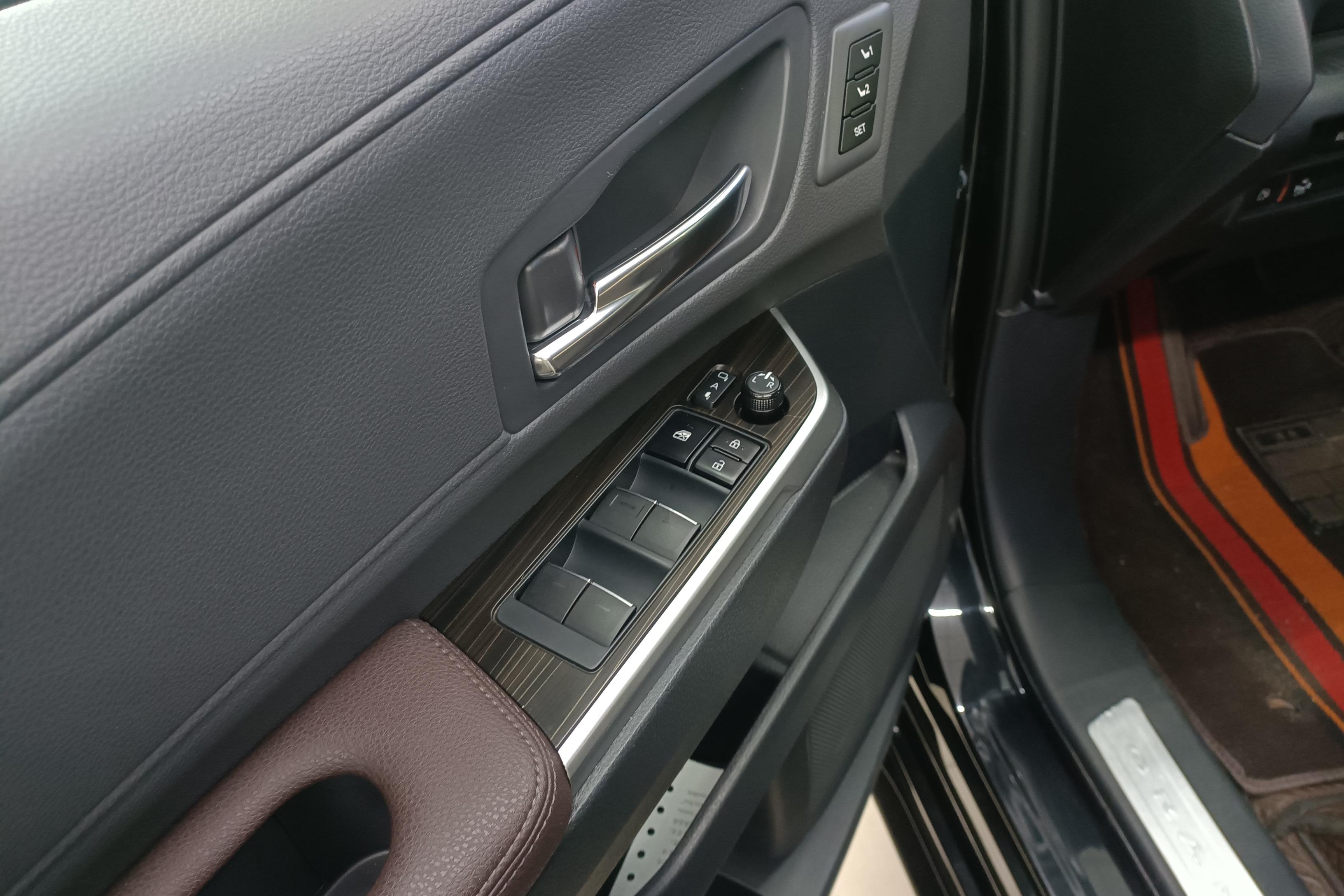 Toyota Granvia 2022 immagine di auto #22