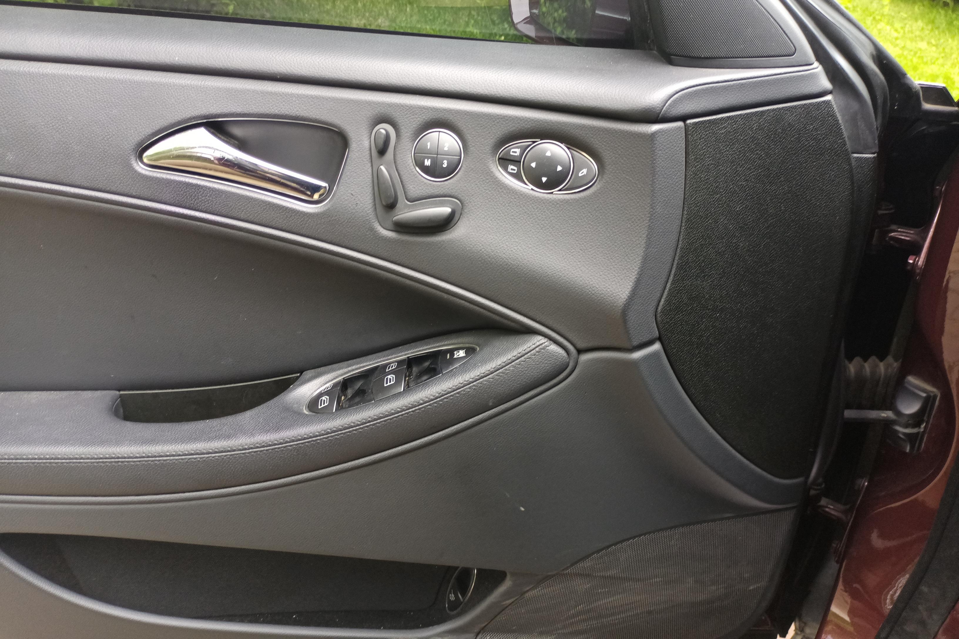 Mercedes-Benz CLS AMG 2009 car image #22