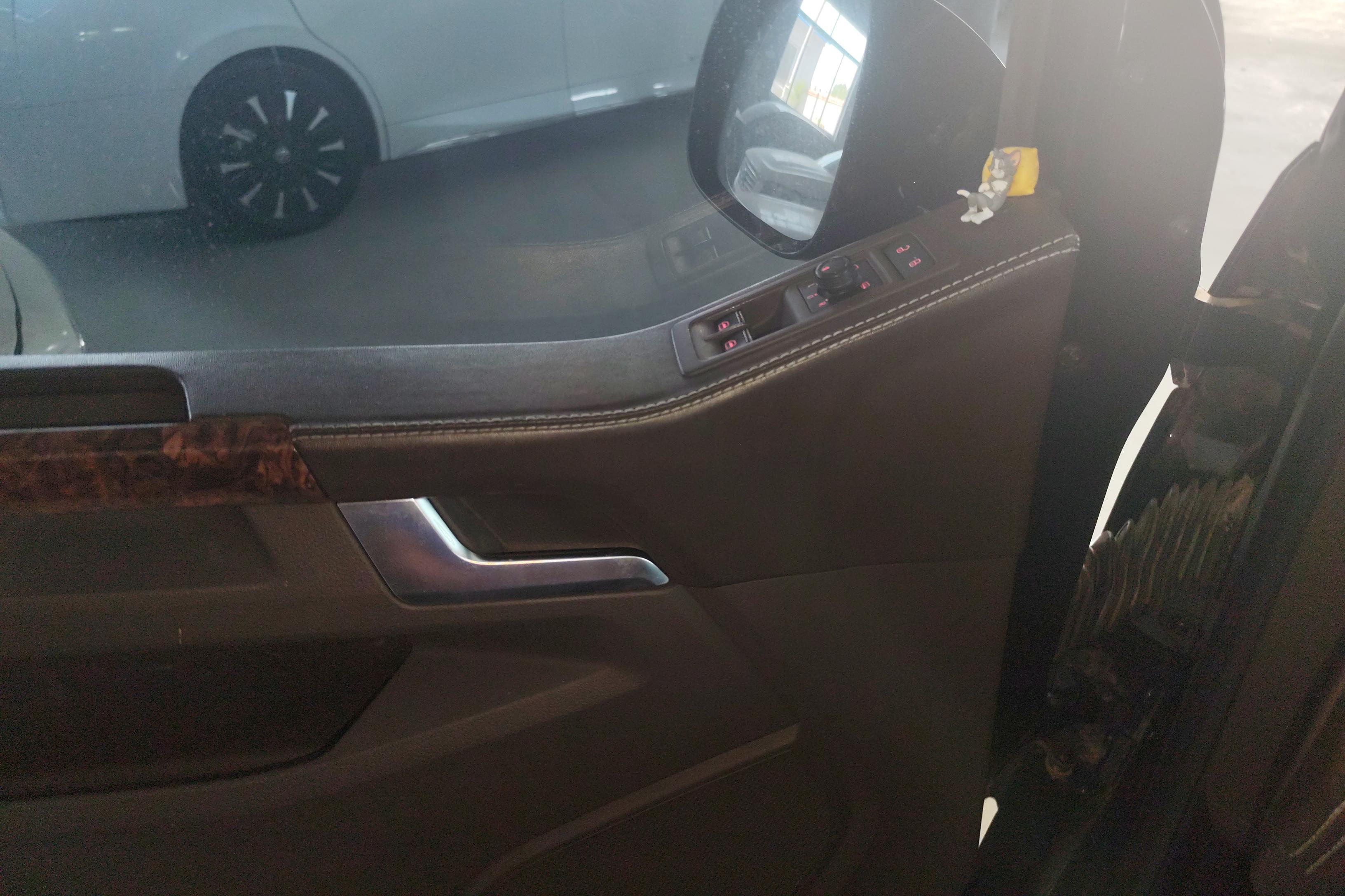 Volkswagen Caravelle 2018 car image #22