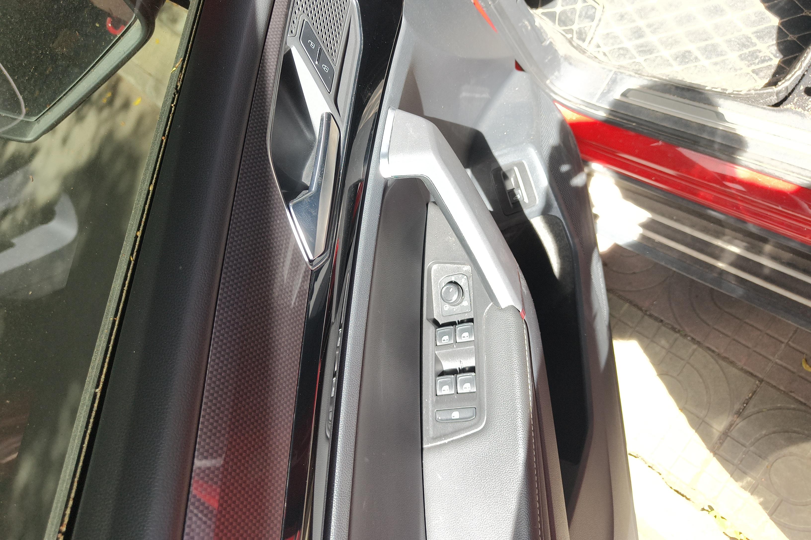 Volkswagen Tayron X 2021 صورة سيارة #22