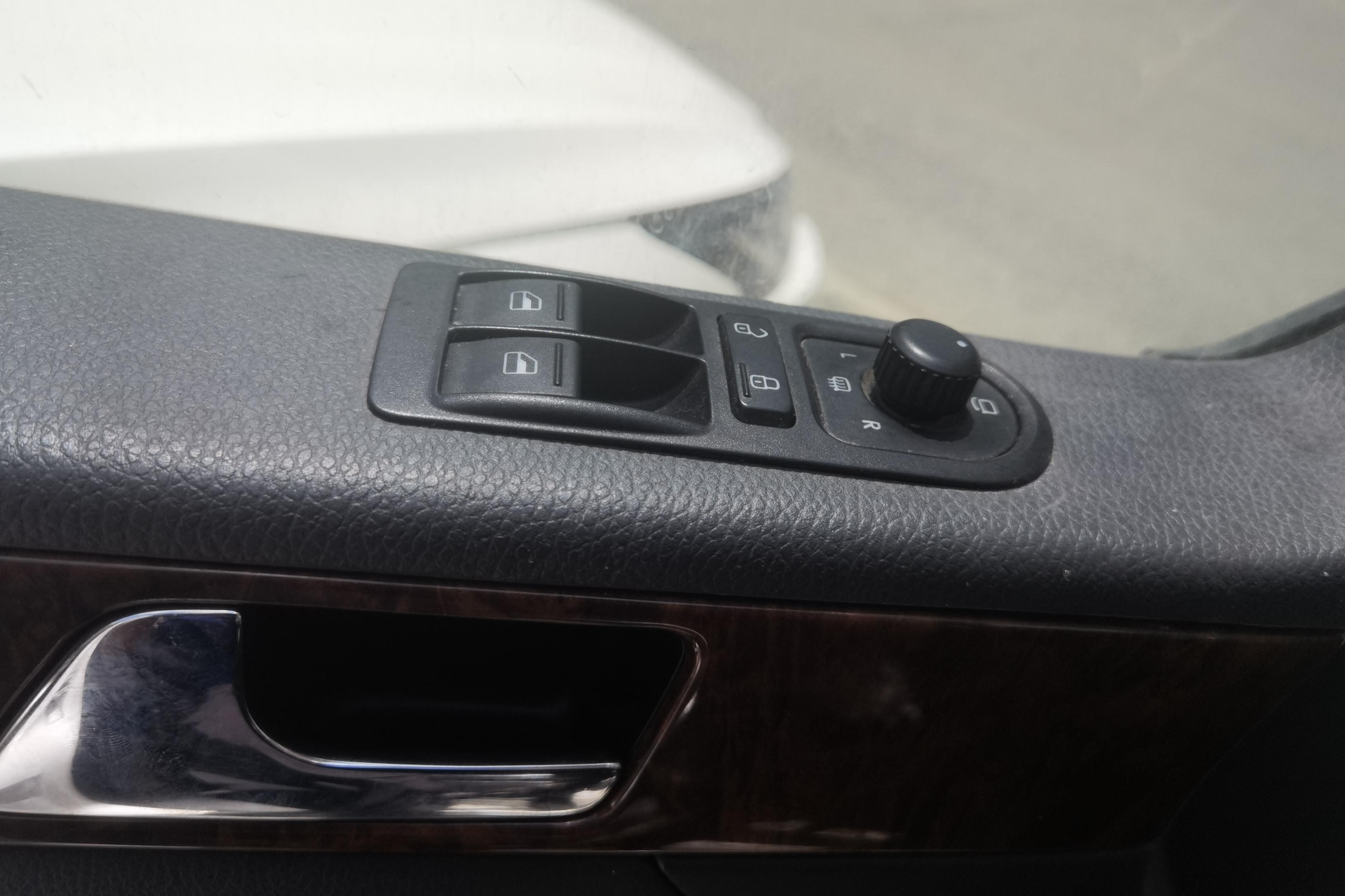 Volkswagen Multivan 2012 #22 Volkswagen Multivan 2012 imagem de carro #22