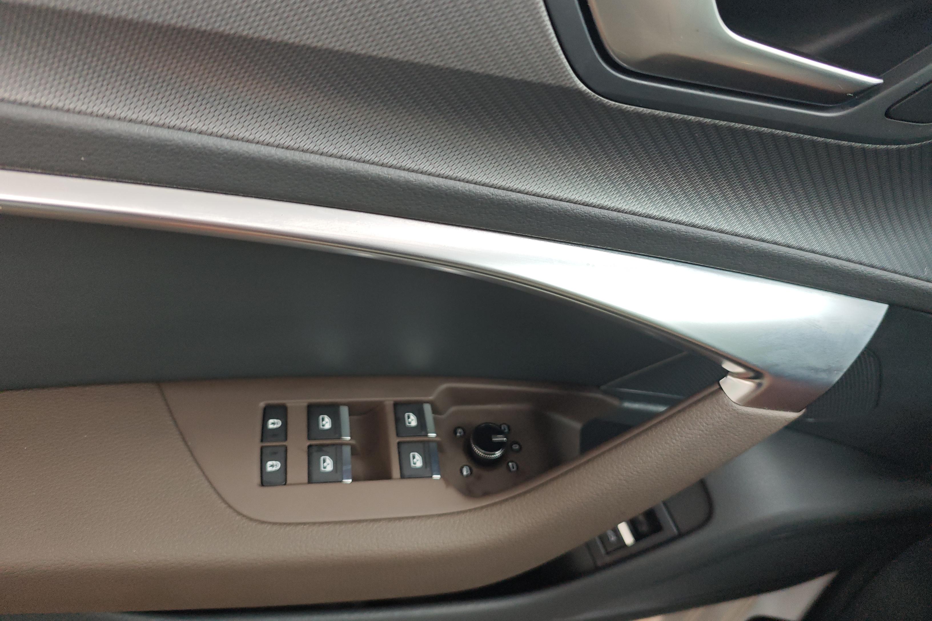 Audi A7L 2023 immagine di auto #22